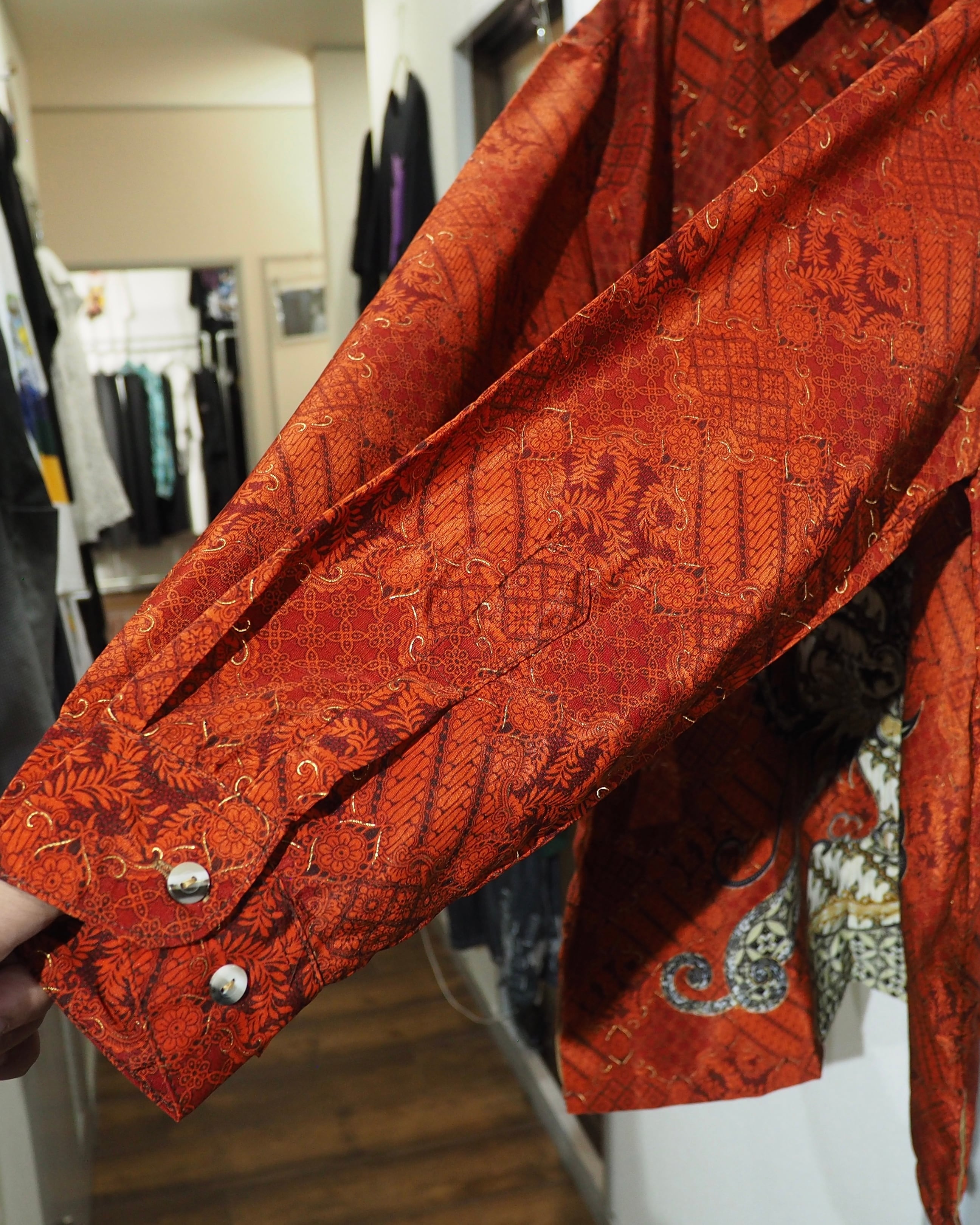 " 絢爛 " Beautiful Oriental Batik Flower Pattern Vintage Drape Loose Shirt