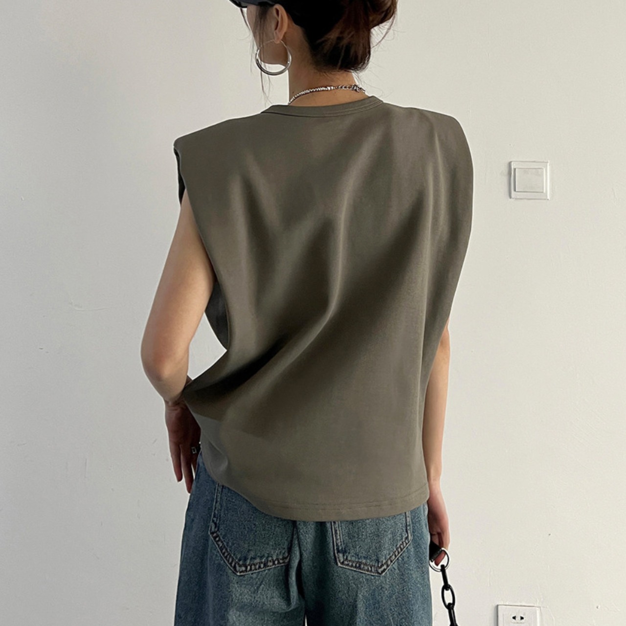 French Sleeveless Padded Shoulder Vest T-Shirt (ME435)