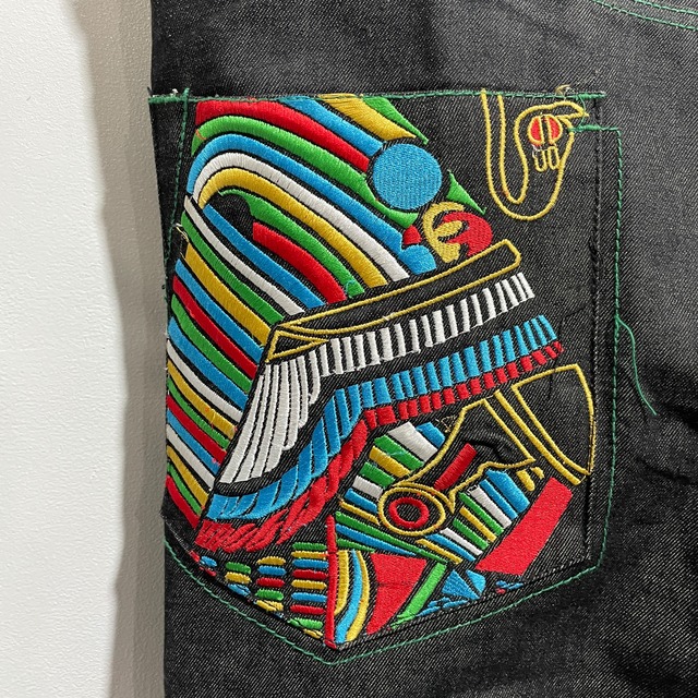 『送料無料』ビッグサイズ　COOGI クージー　エジプト神刺繍デニムショートパンツ　W44