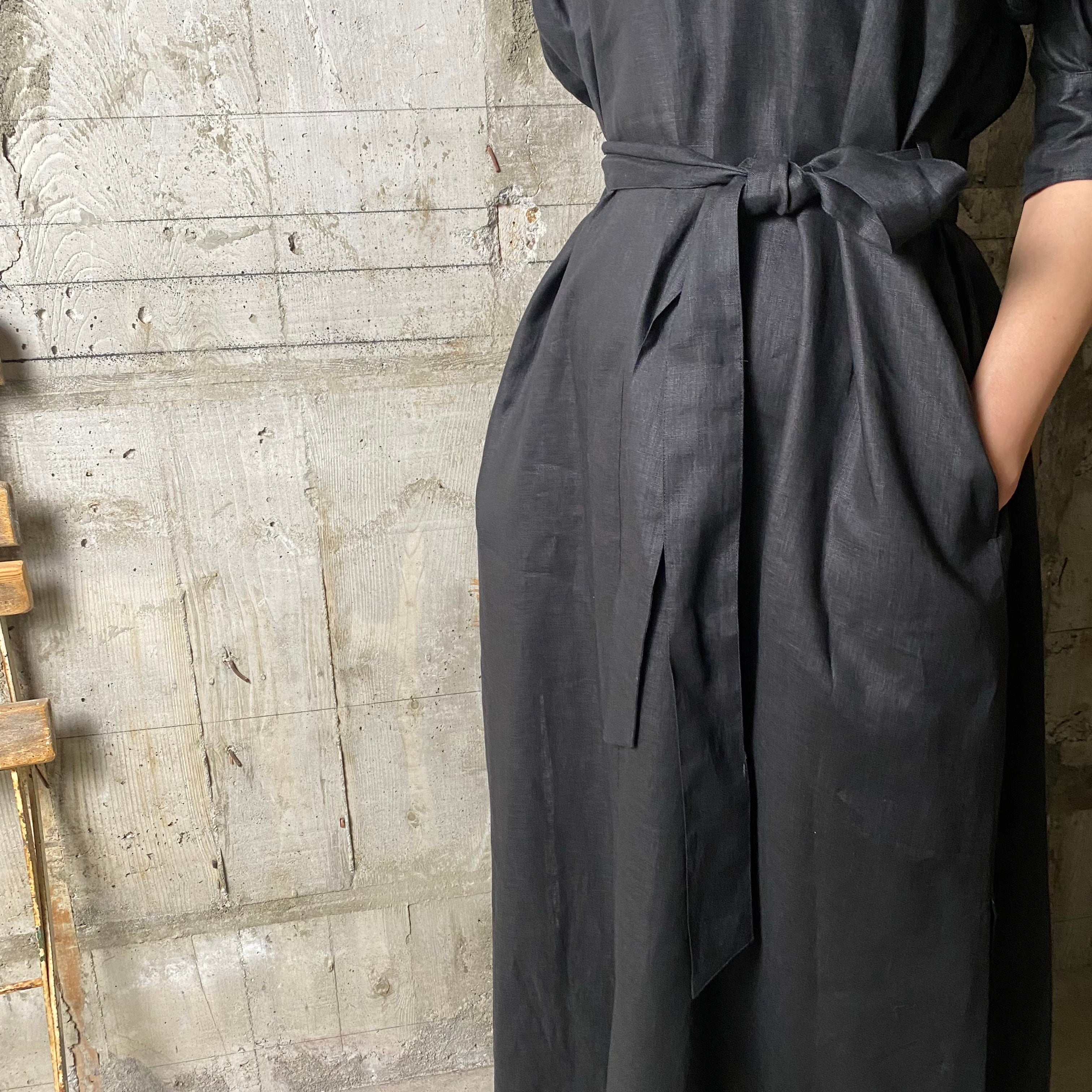 HYKE【ハイク】LINEN BALLOON SLEEVE MAXI DRESS (16165 / BLACK ). | glamour online
