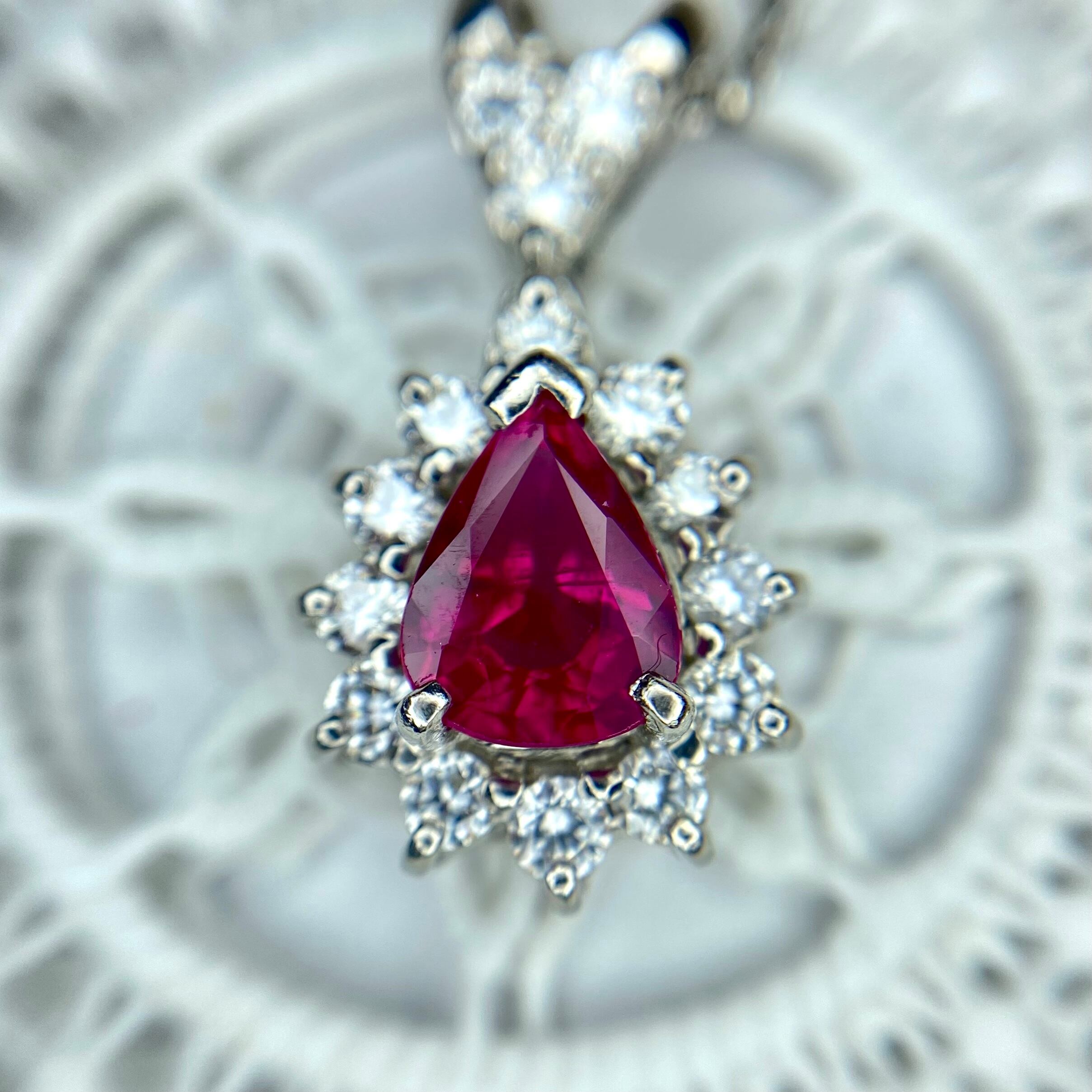 大きくて美しいティアドロップのルビーのペンダントトップ ダイヤモンドもギラギラです【Japanese traditional pendant】 | デイジーリング アンティークジュエリー★DaisyRing★ powered by BASE