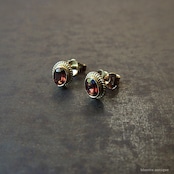 ヴィンテージジュエリー 9ctゴールド 天然ロードライトガーネット ピアス (ソーティングメモ付)