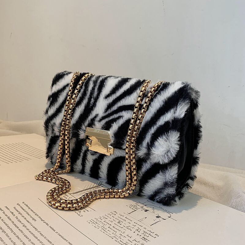 秋冬の毛皮のバッグ女性2020新しい流行のファッションネット赤いチェーン小さな正方形のバッグワイルドインシングルショルダーメッセンジャーバッグ Tiancai_Wing_Bag84846952766