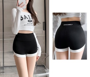 背面ロゴ ハイウエスト ストレッチ ショートパンツ レディース パンツ ボトムス 部屋着 インナー ストレッチパンツ ショート 膝上 3分丈 タイト スリム ウエストゴム 伸縮性 バイカラー 配色 トリム かわいい 大人可愛い きれいめ シンプル カジュアル おしゃれ ラフ スポーティー 無地 ロゴ 春 夏 秋 冬 ママ 通勤 学生 学校 通学 部活 デート お出かけ 旅行 公園 休日 重ね着 体型カバー 脚長 M L XL 黒 ブラック グレー オフホワイト ピンク 緑 グリーン コーヒーブラウン