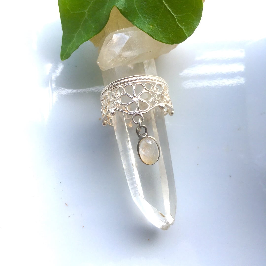 【SV925】✦6月の誕生石✦⋆.レインボームーンストーンリング⋆.·アルテミス・月の女神の指輪 .·✦