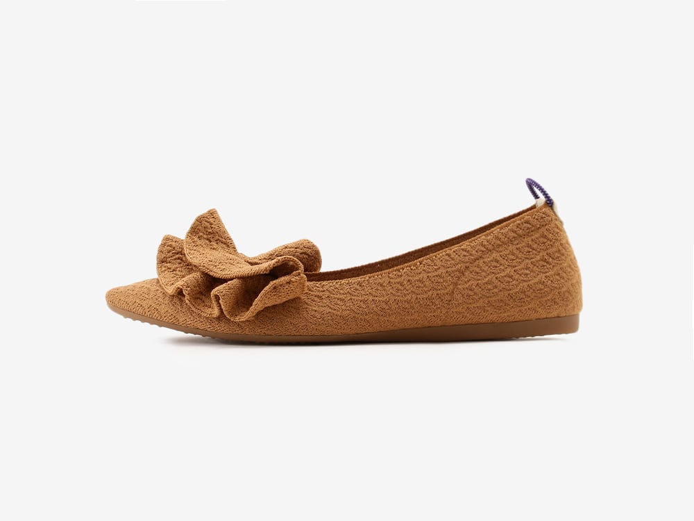 pointed-FRIN CAMEL Offen
