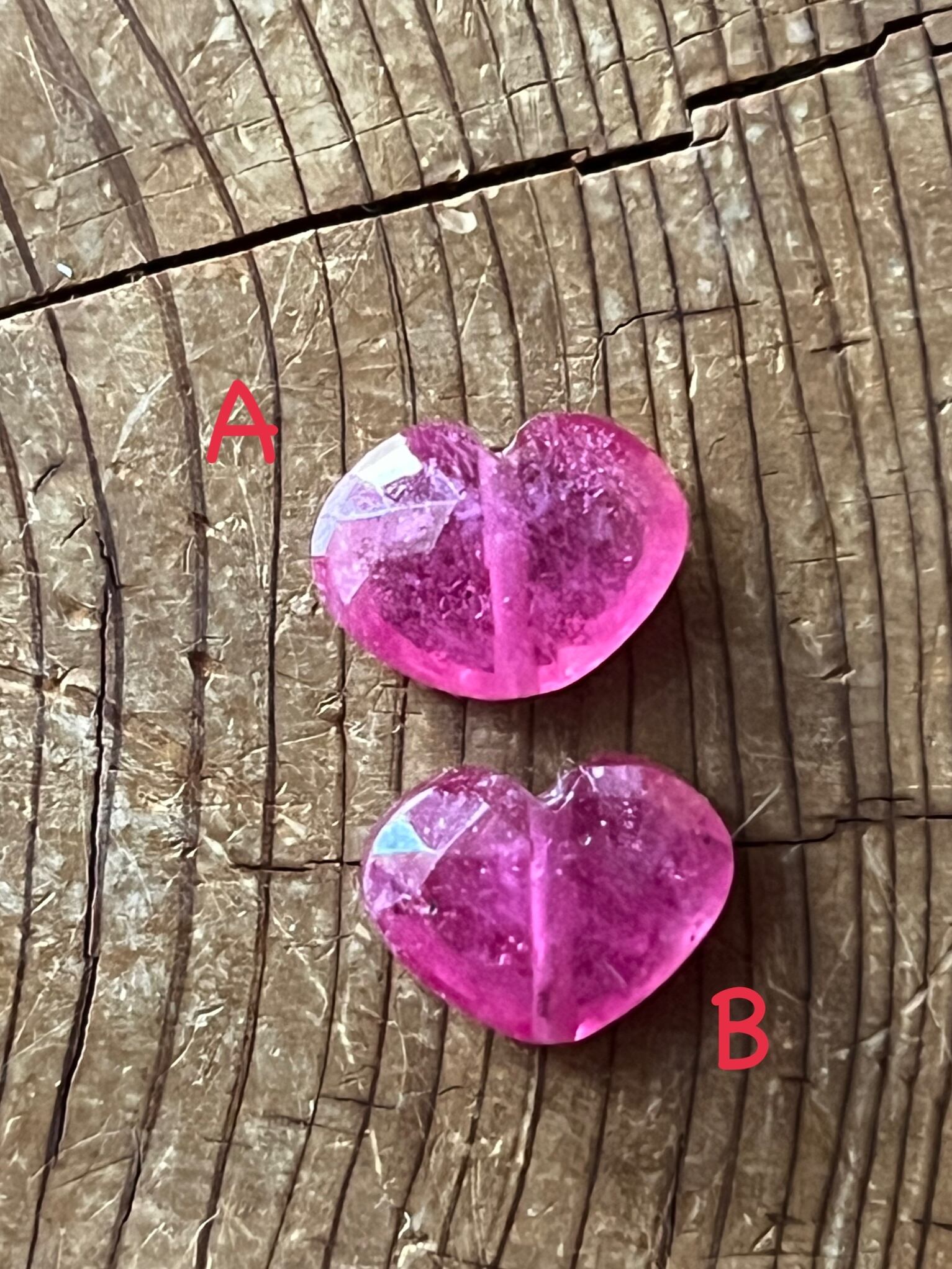 アウトレット【粒売りビーズ】ハートカットルビー