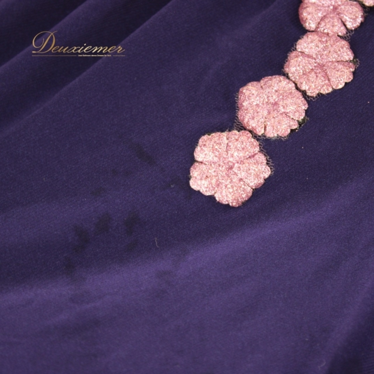 社交ダンス 衣装 スタンダード ドレス ワンピース レッスンウェア パーティ衣装 パープル系 ピンク系 花飾り 長袖 レース シンプル 紫 上品 バイオレット エレガント 大人 おしゃれ フェミニン 伸縮性 袖あり パーティー用 ドレスアップ ダンスウェア シンプルデザイン アクセント おすすめ レディース 上品スタイル