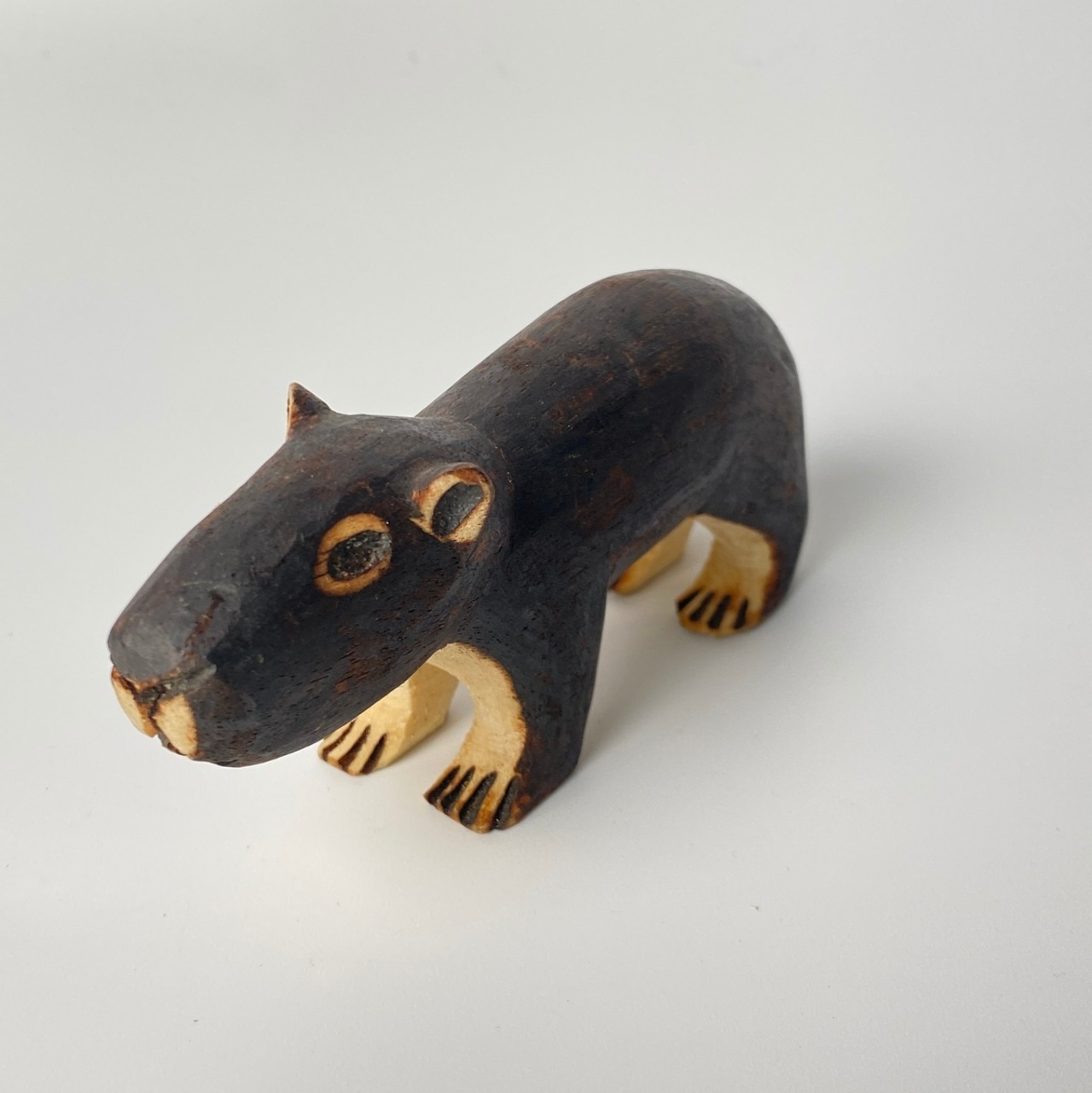 グアラニー族の動物 CAPIVARA カピバラ 約11cm