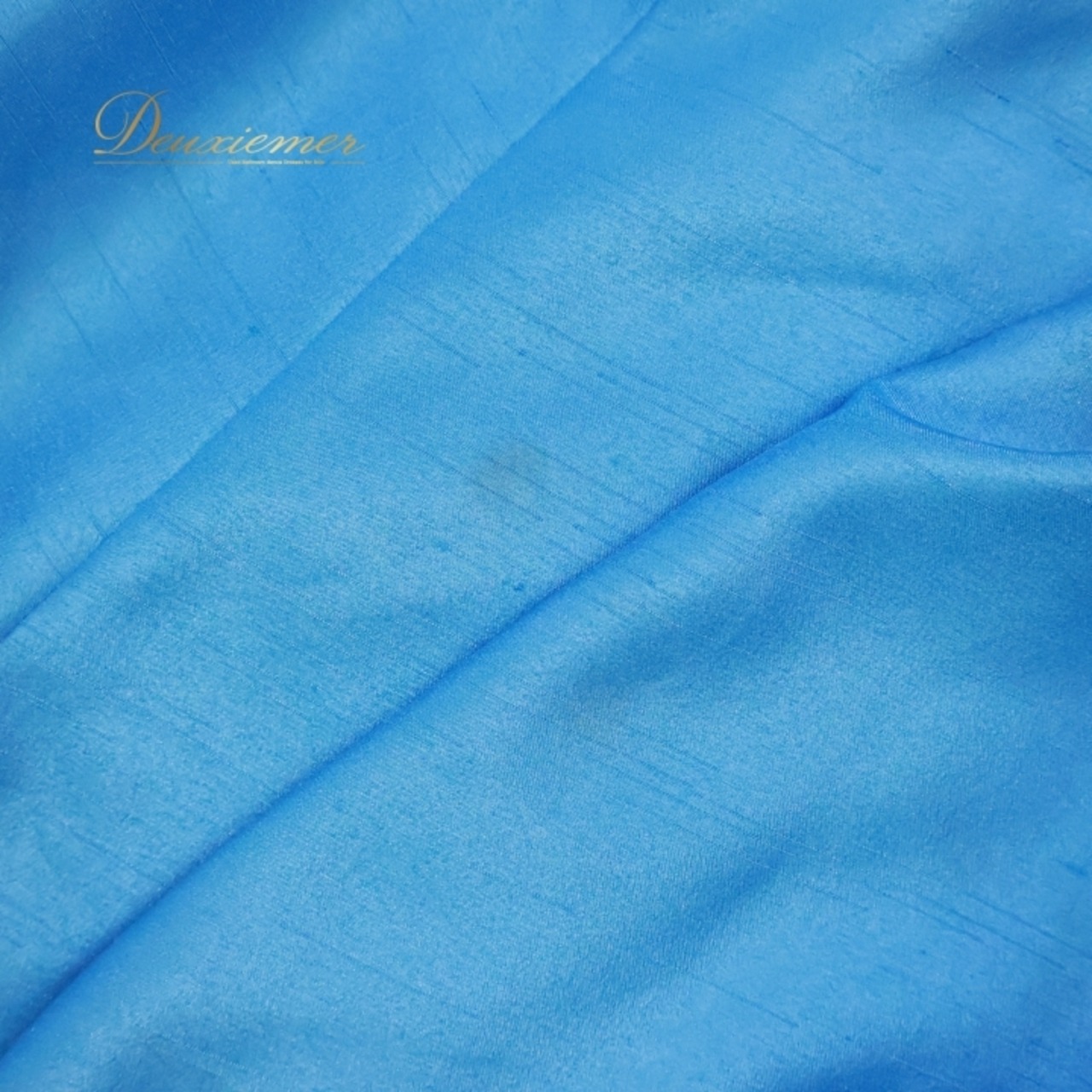 フラダンス 衣装 ワンピース ドレス ブルー系 ココエミリー 日本製 ハワイアン アロハ フラ ダンス レッスン 練習 単色 ワンカラー 光沢 フリル ノースリーブ CoCoEmily 水色 かわいい さわやか 鮮やか 華やか 上品 高級感 大人っぽい フラダンス衣装 フラダンスドレス 高級ワンピース パーティー ダンスレッスン 衣装用ドレス おしゃれ フリルデザイン ブルーワンピース ハワイ風 上品スタイル きれいな色合い