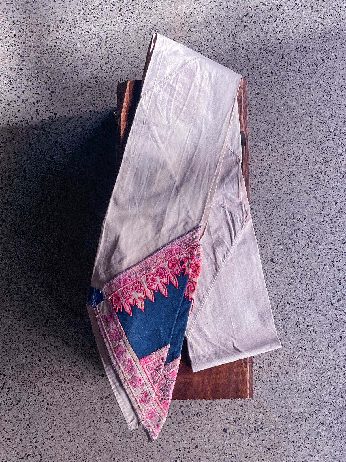 INTERIOR | 333 & tay - Delivery Service