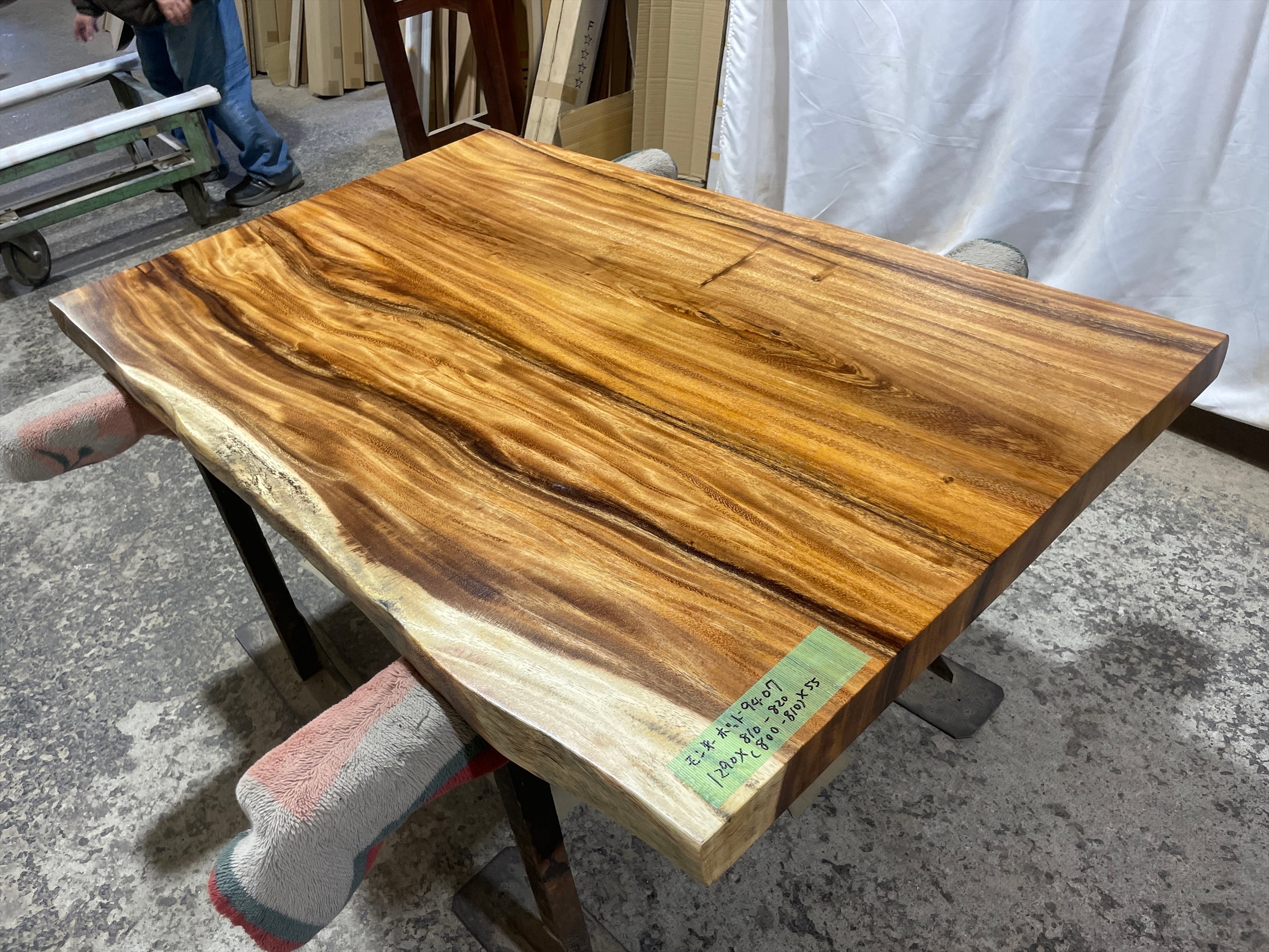 ダイニングテーブル | 銘木無垢材一枚板の来宝綜合銘木工業株式会社