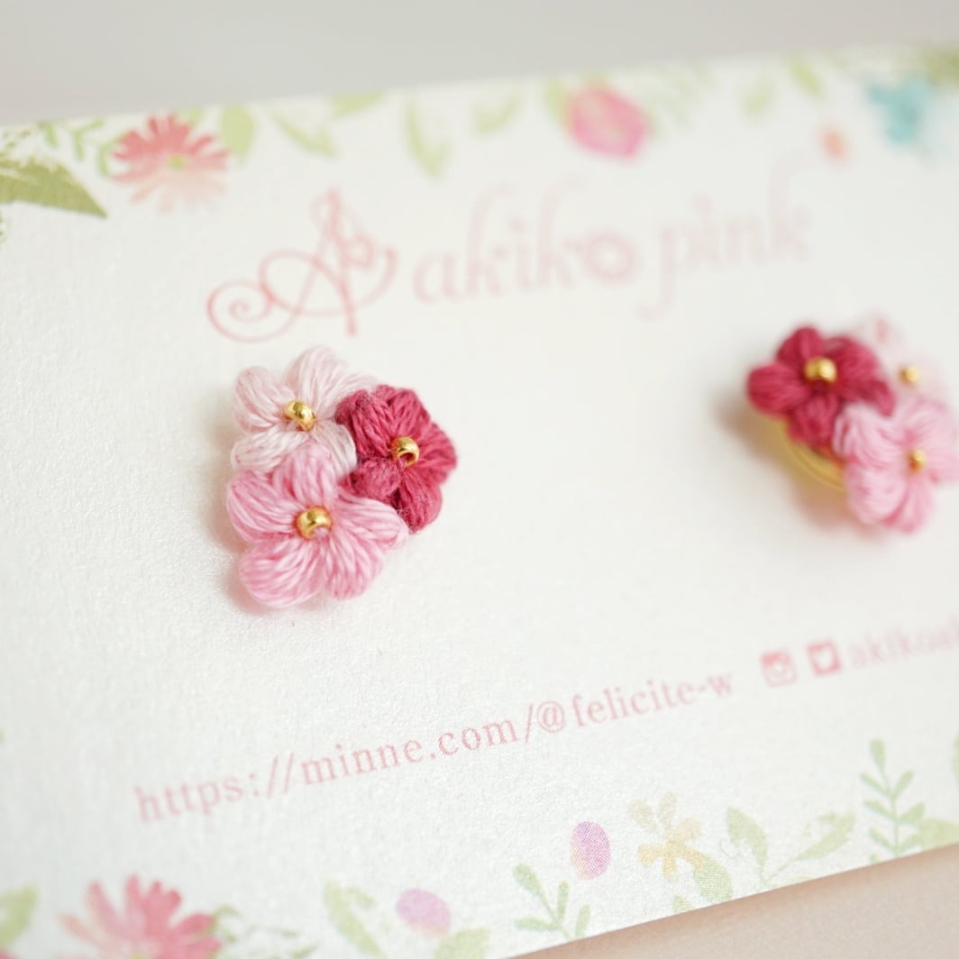 コスモス｜刺繍糸のお花のプチブーケ耳飾り | 大人かわいいピンクの