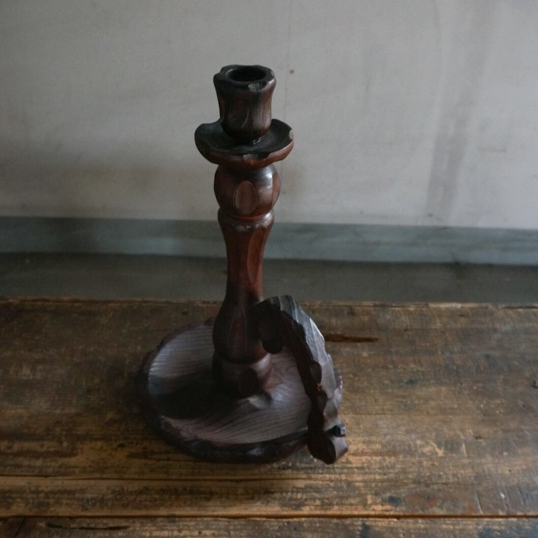 古いスペインの木製キャンドルスタンド