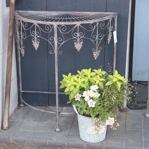 フラワースタンド　ハーフサークルL　狭いところにも置ける台