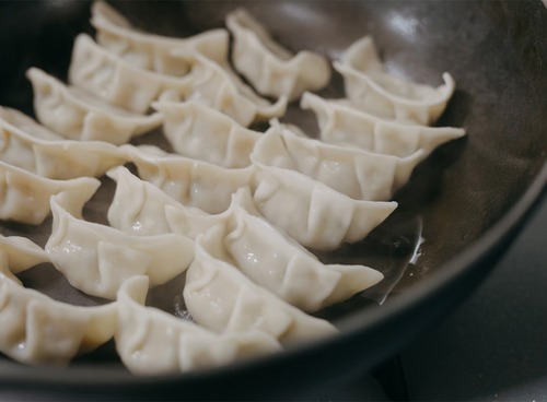 百老亭の手包み生餃子150個