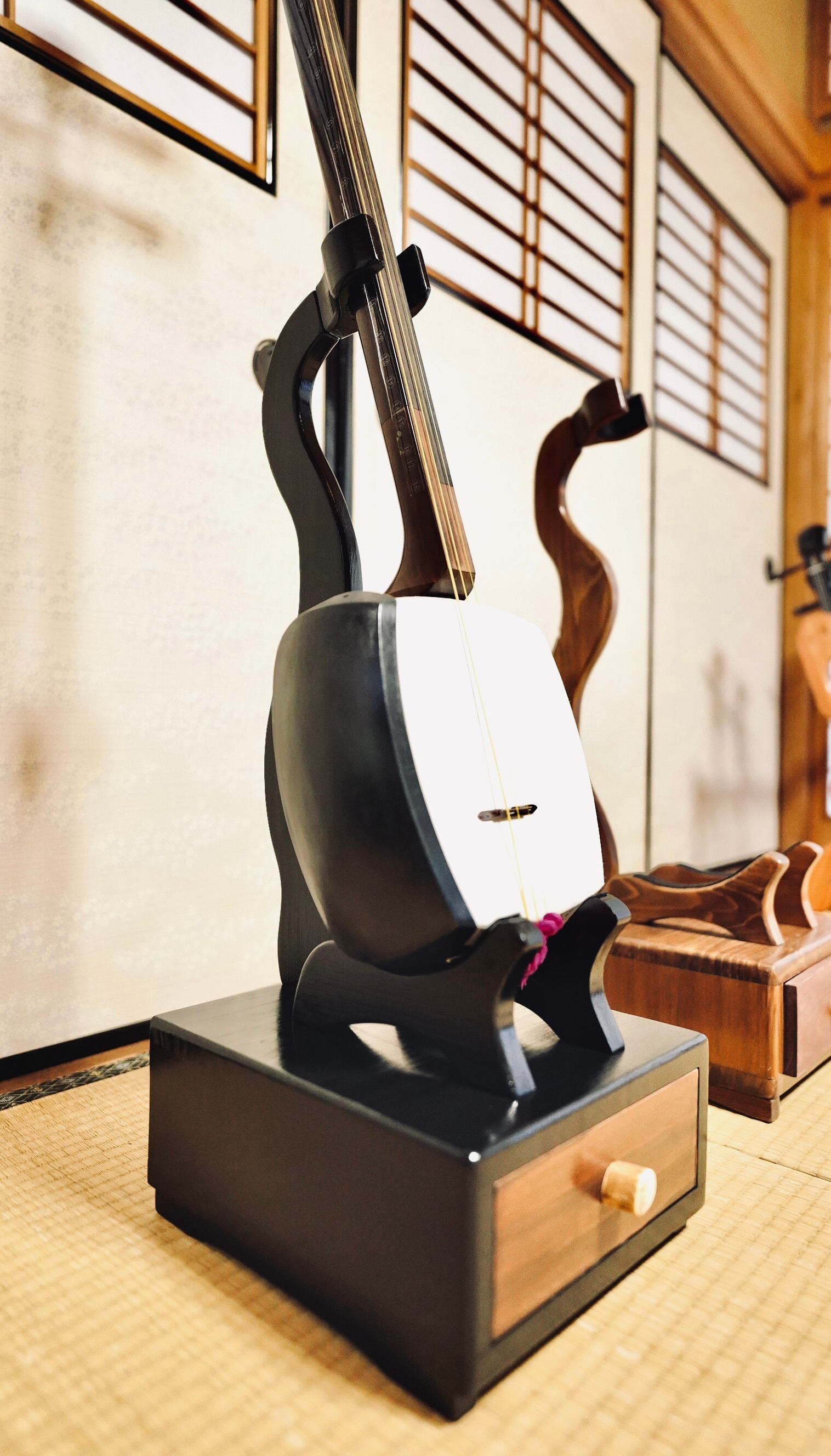 三味線・三線スタンド | 手作り木工 レスポーラー夢工房