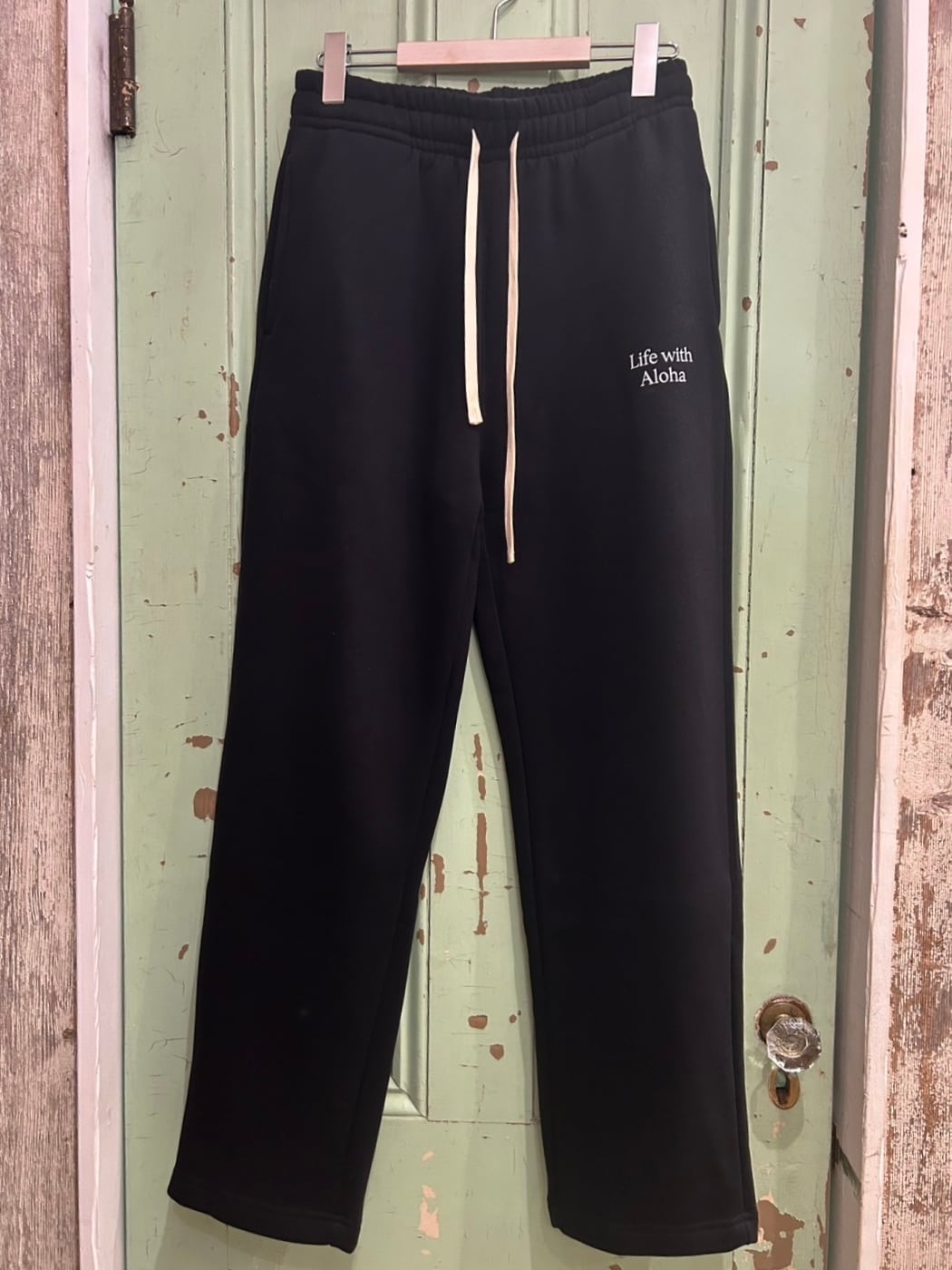 8th anniversary LIFE with aloha スウェットパンツ (単品)￥15,000(￥17,500)