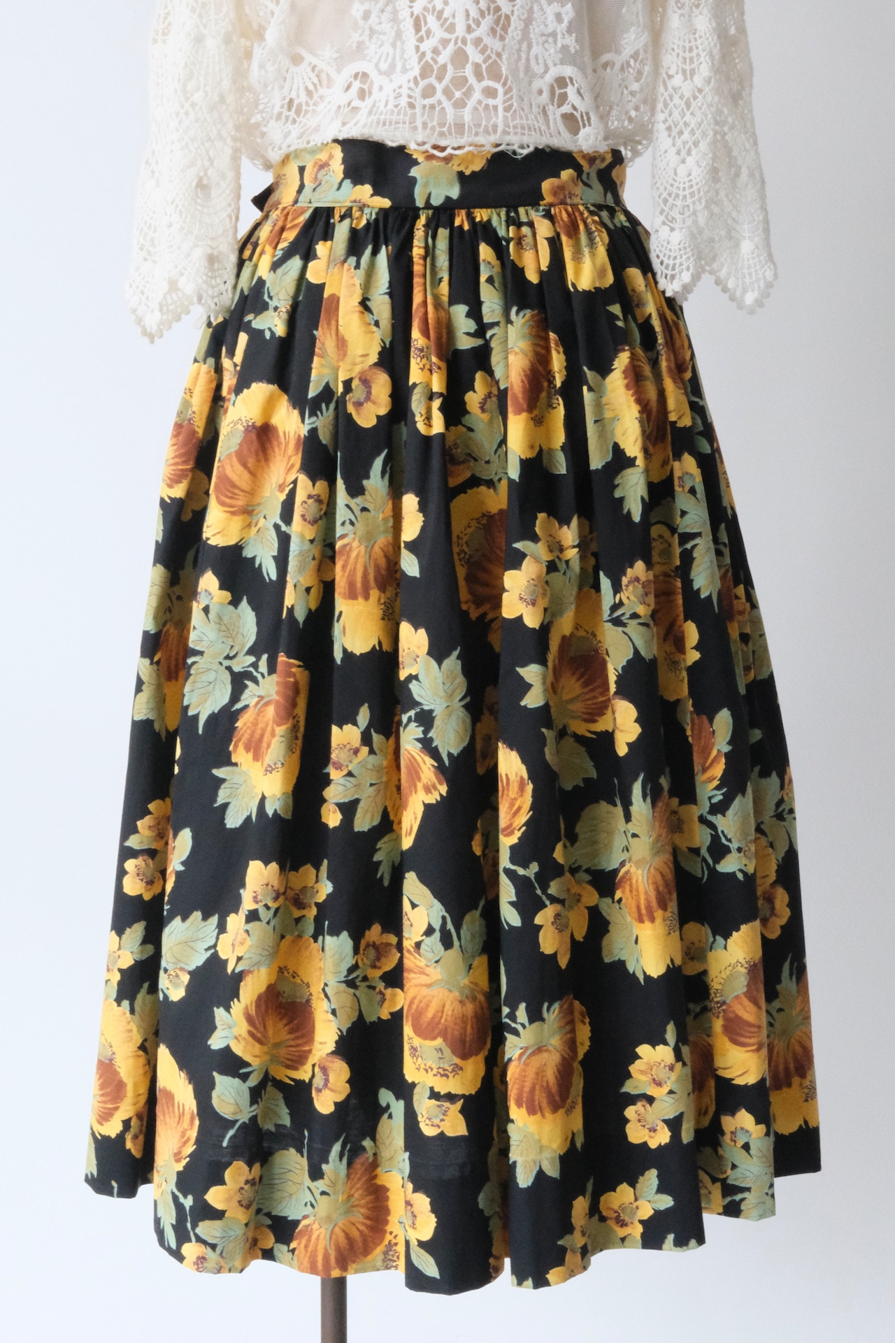 Sunflower pattern midi skirt