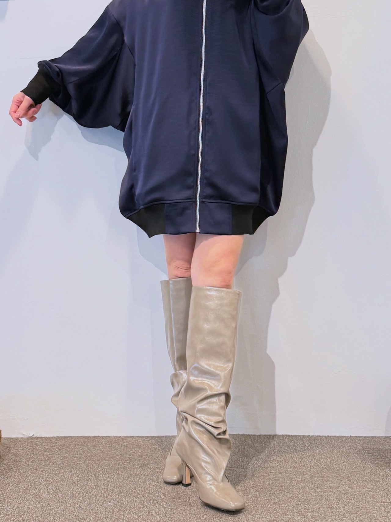 メゾンマヴェリックプレゼンツ  Knee High Draping Boots