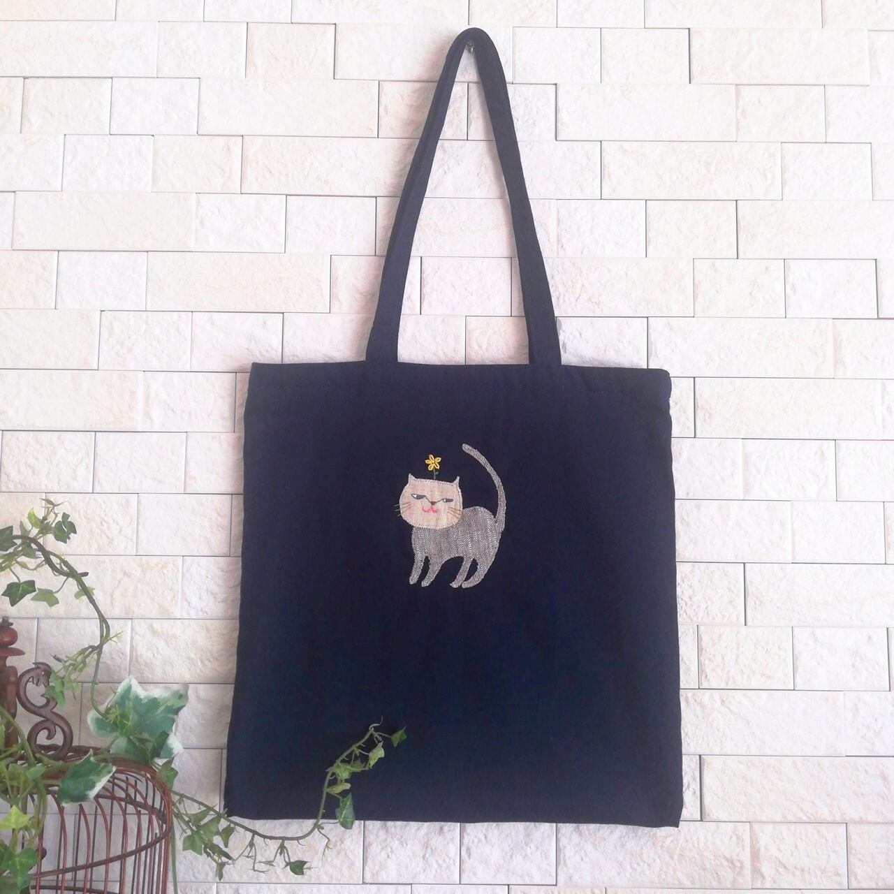 ブックトートバッグ エコバッグ コットンツイル 濃紺〖頭にお花の猫