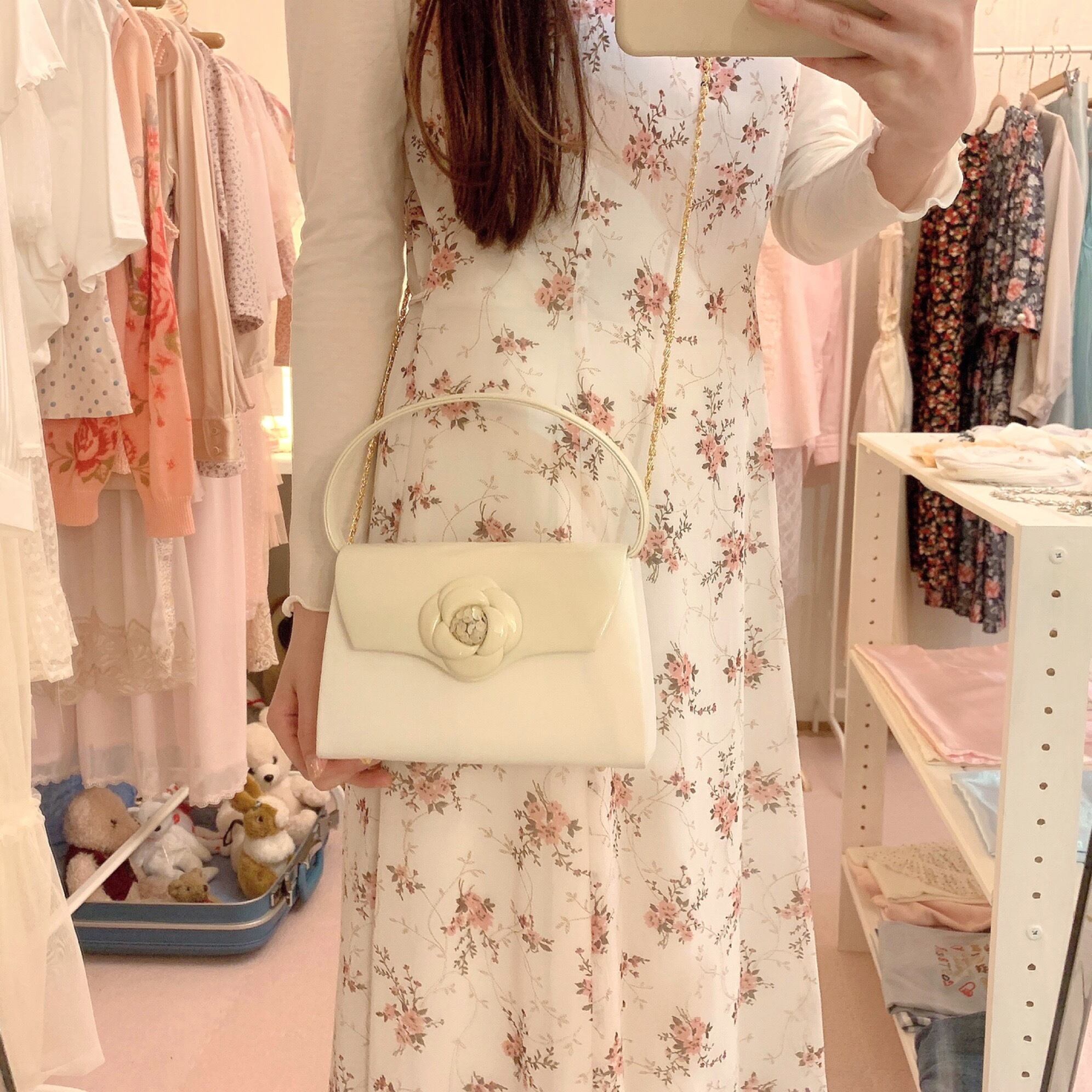 white flower mini chain bag