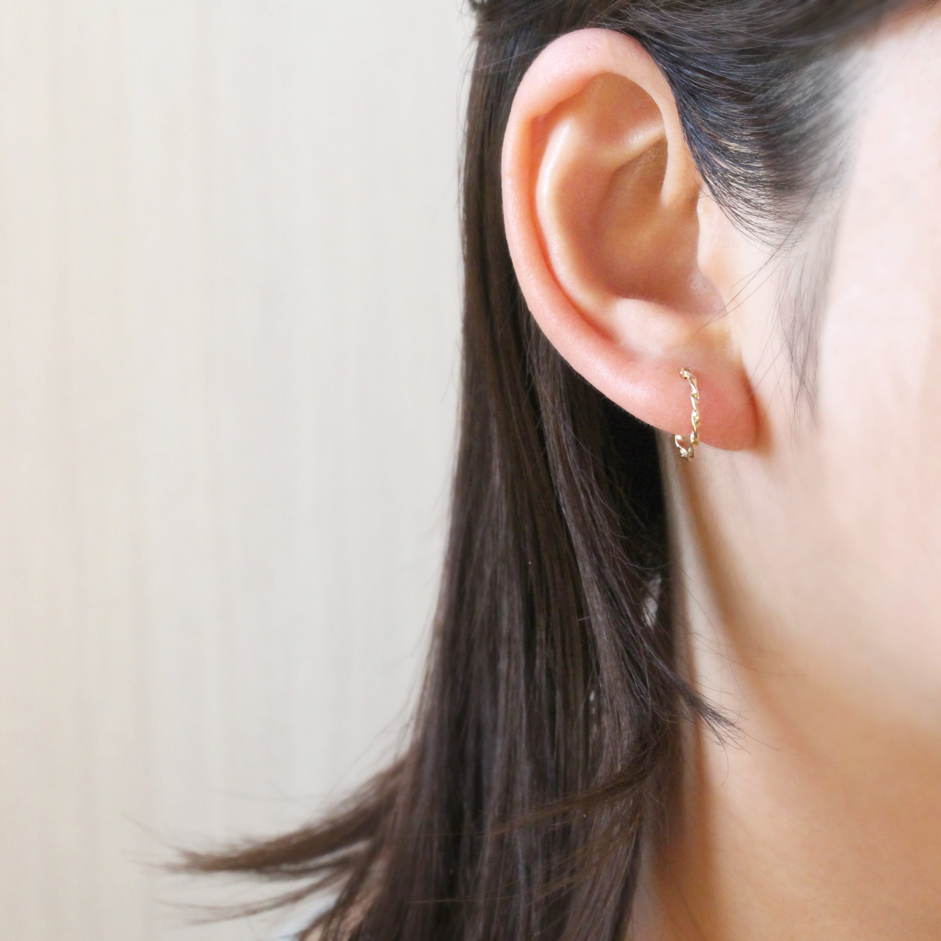 再入荷】K10 イエローゴールド ツイストピアス つけっぱなし No.156