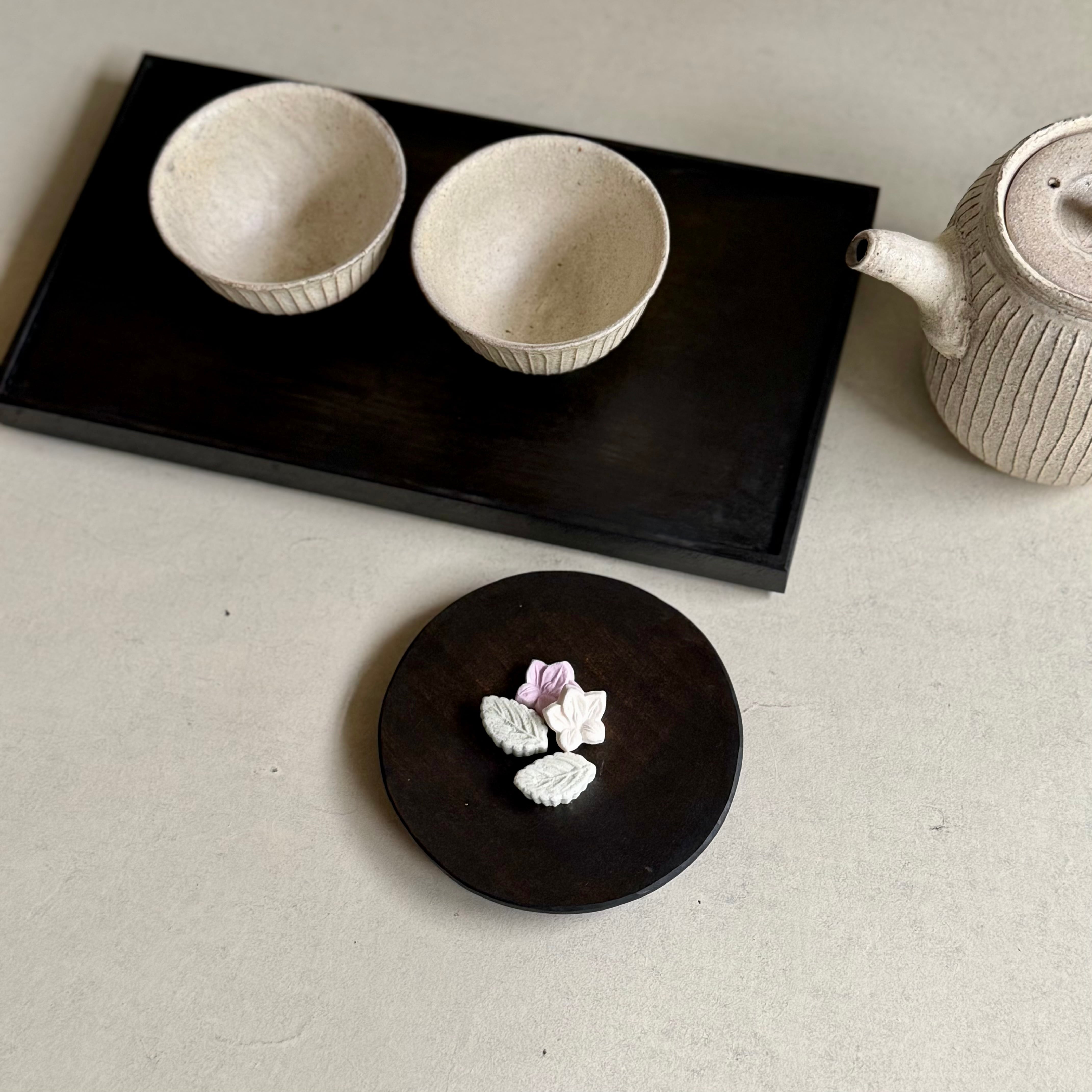 徒爾 くりぬき角長盆 サクラ 黒漆（国産/松煙） | gallery 一白