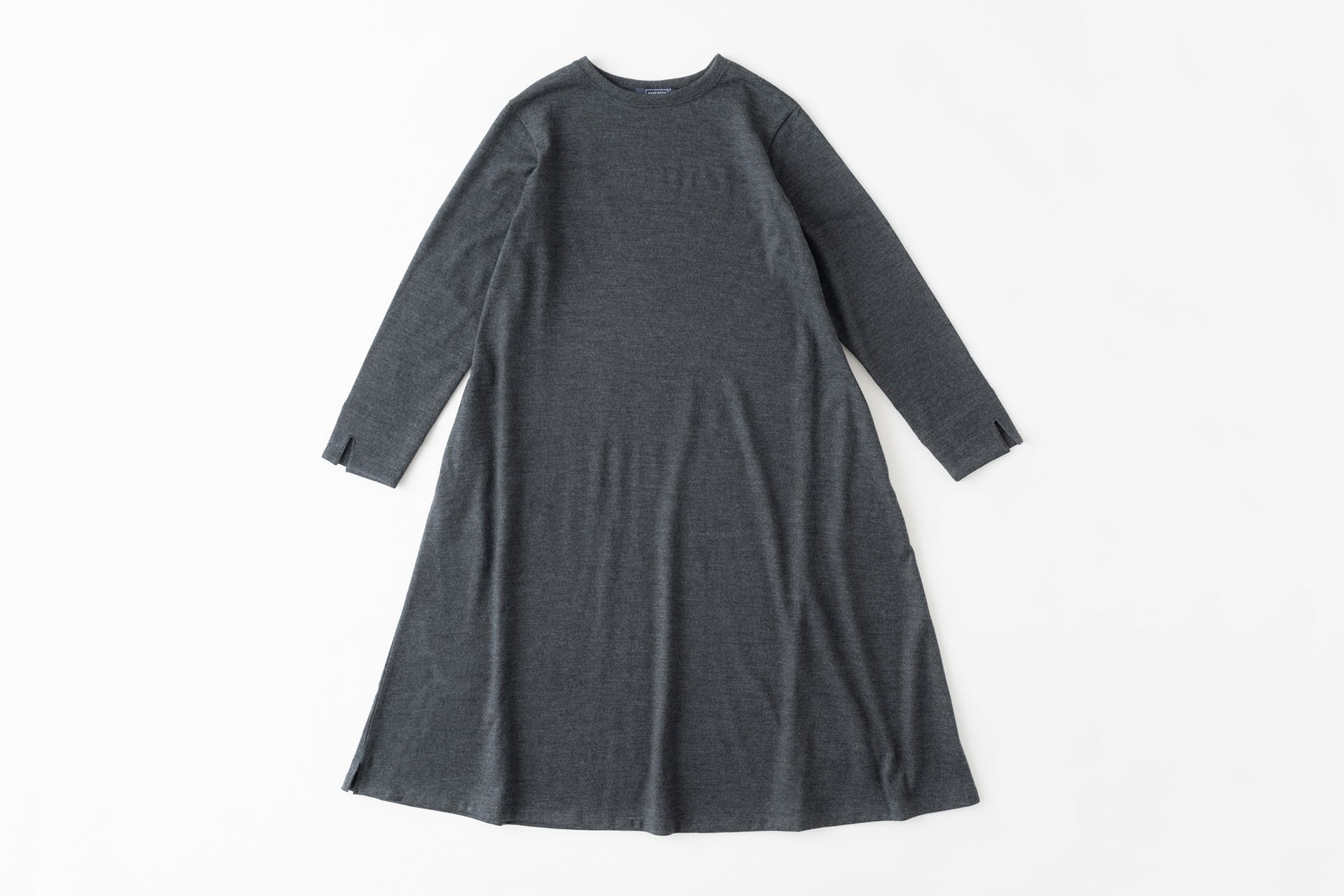 チャコール】「HAND ROOM WOMENS」ウールジャージーのクルーネック