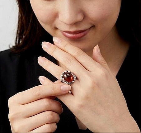 送料無料！ 迫力の琥珀（アンバー）のシルバー925製のリング（指輪