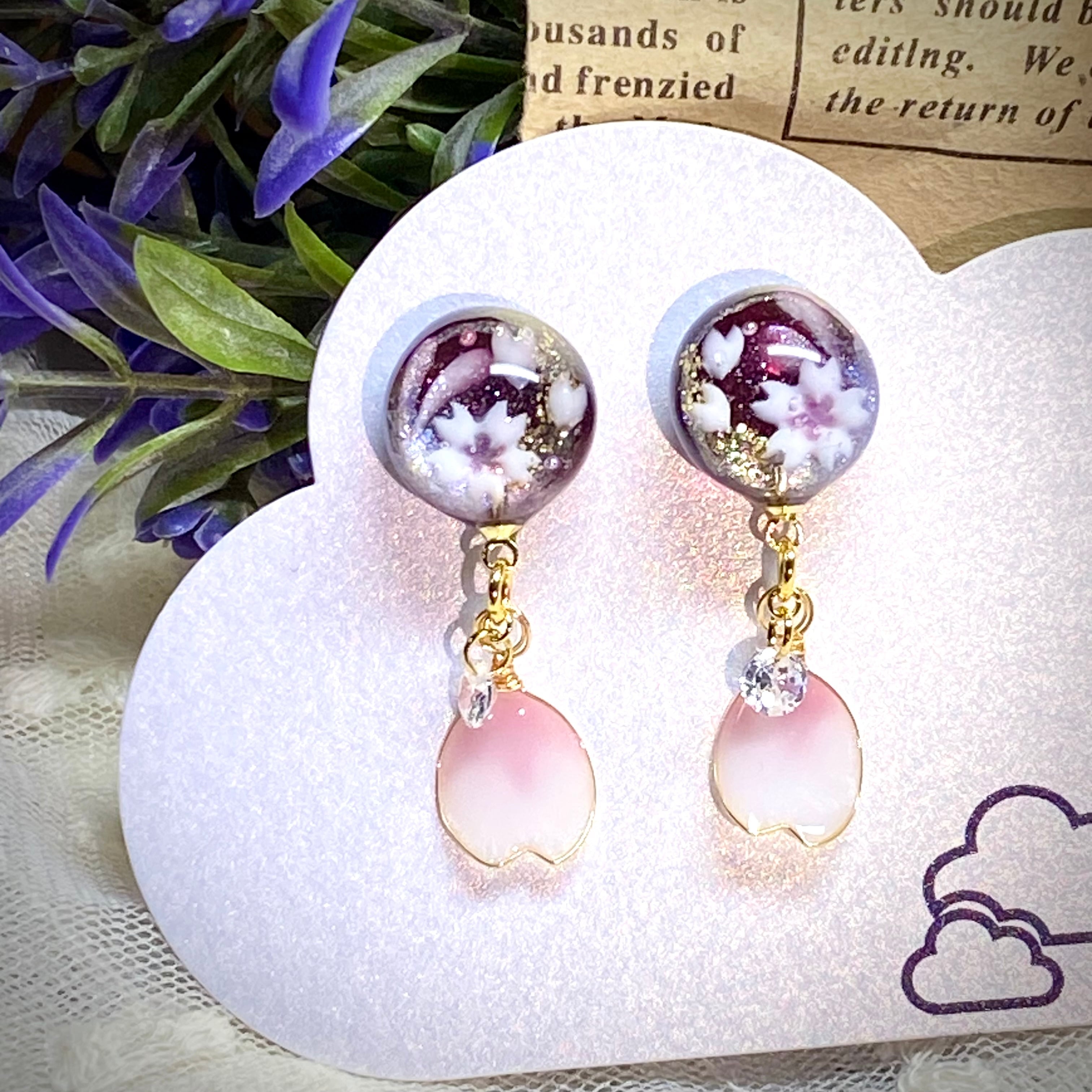 レジンキャッチ式ピアス  揺れる桜とキュービックジルコニア/レッド  サージカルステンレス