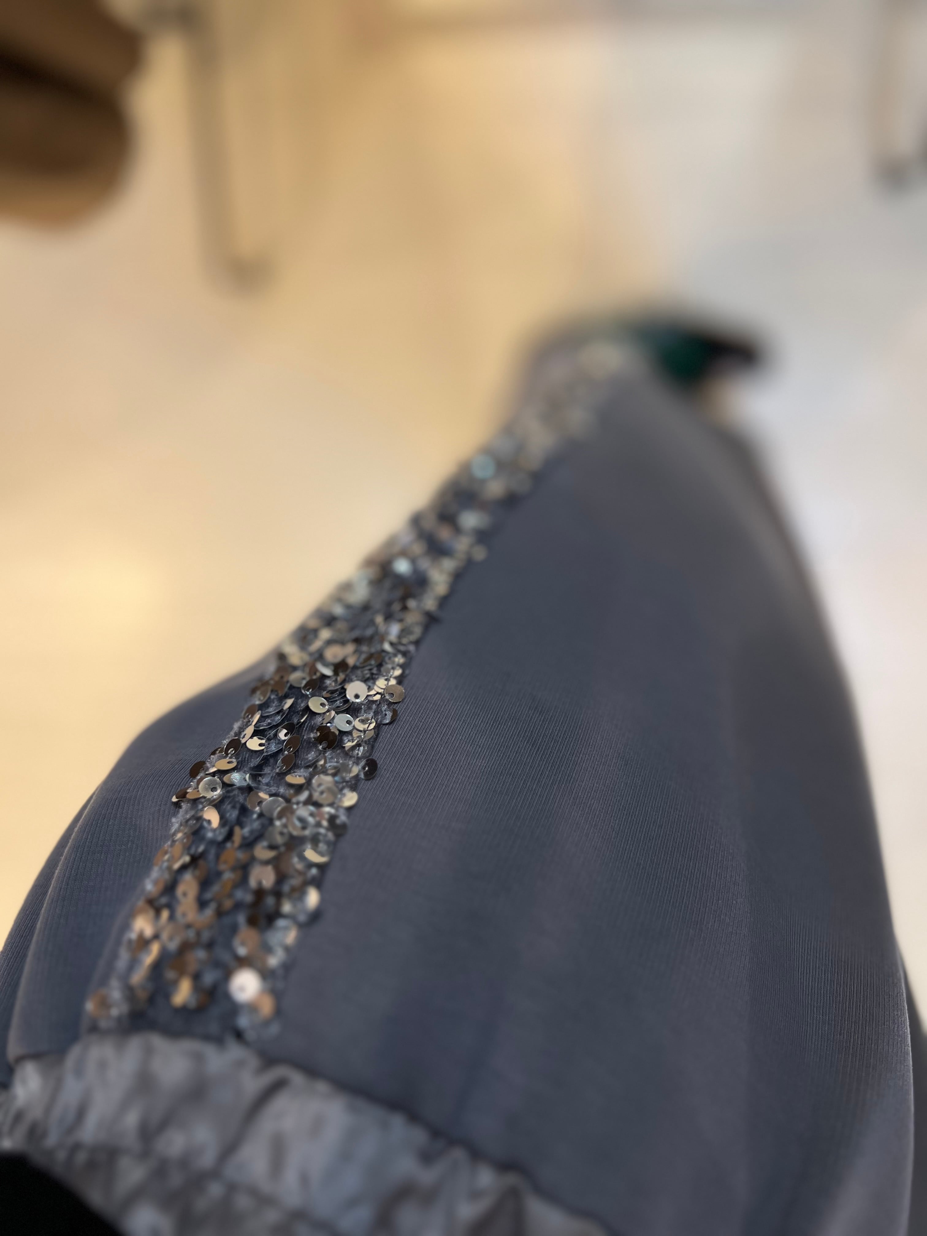 【CHIGNON】スパンコールラインスカート〔2244-053NH〕