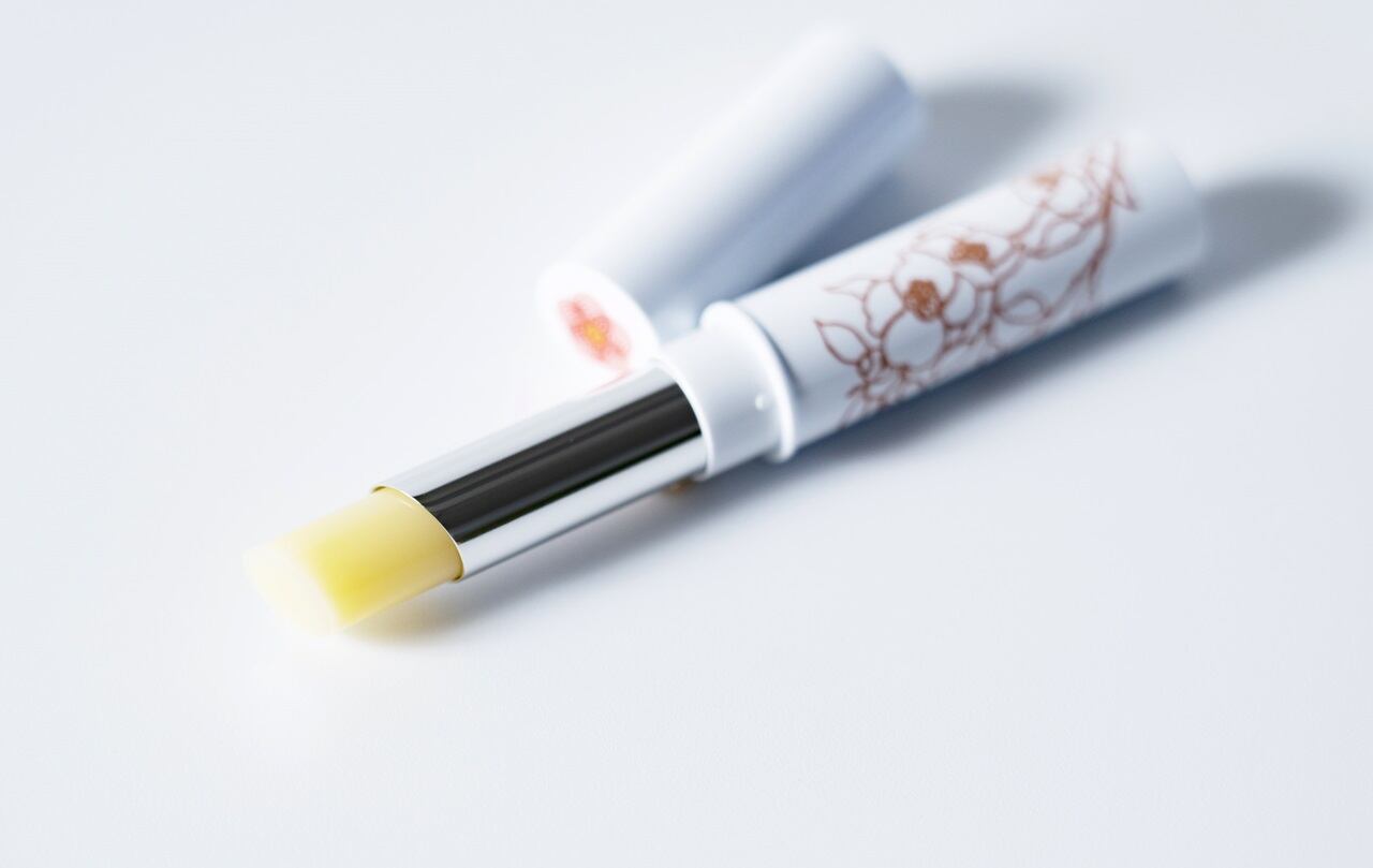 アガノユキツバキ リップクリーム | アガマチマーケット 新潟県阿賀町