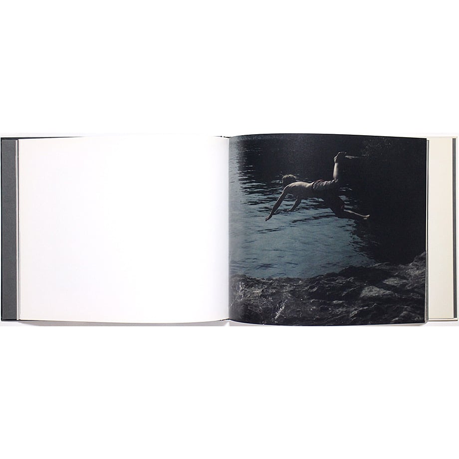 Martina Hoogland Ivanow: Far Too Close マルティーナ・ホーグランド