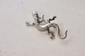 フランス 赤いお目目のトカゲさんとブローチ ヴィンテージ