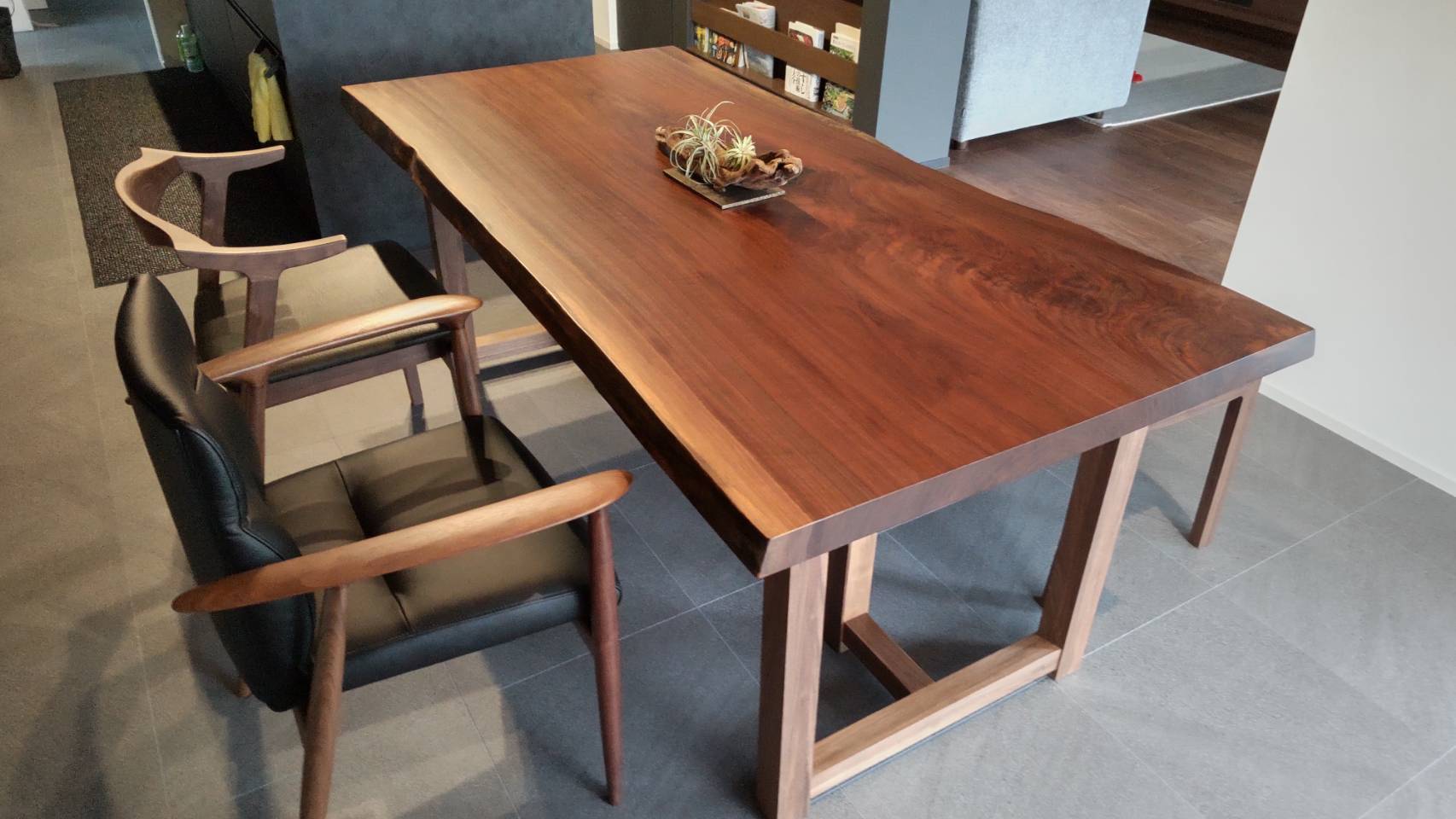 樹種のご紹介 | 千年家具 - 一枚板 テーブル専門店