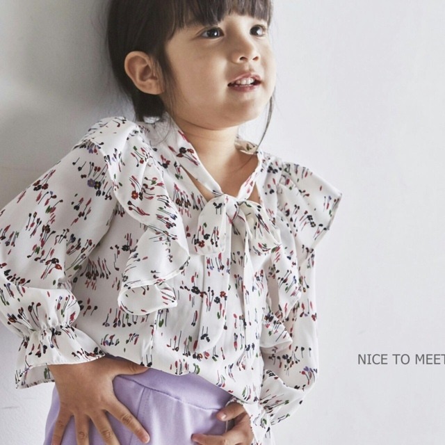 花柄ボウタイシャツ