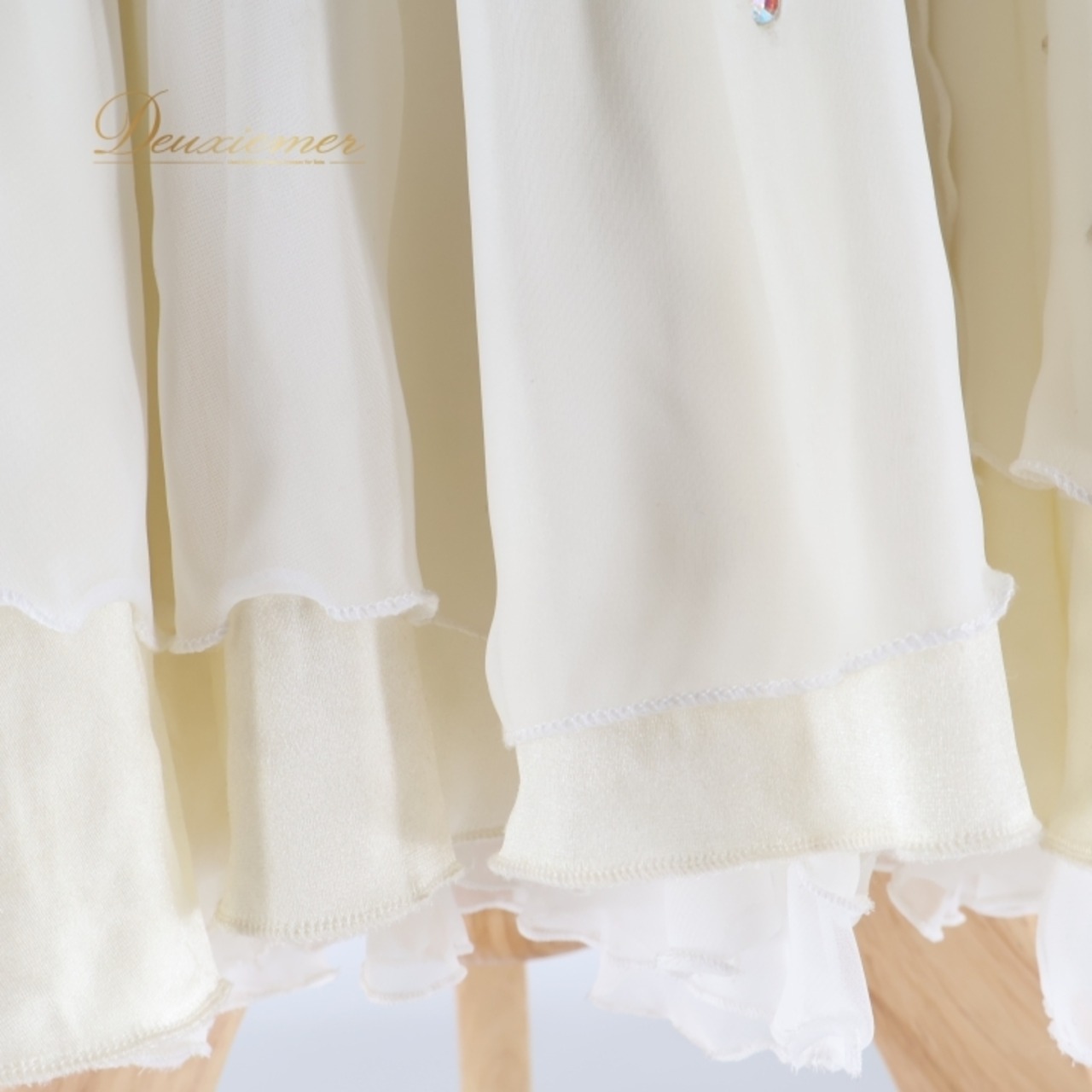 社交ダンス 衣装 スタンダードドレス ドレス ワンピース スタンダード 白 紫 フロート レース デモ 競技 ダンス パーティ 発表会 綺麗 ホワイト系 パープル系 スカート ふんわり ダンス用 おしゃれ 大人女性 競技用 発表会 美しい レディース 服装 コスチューム