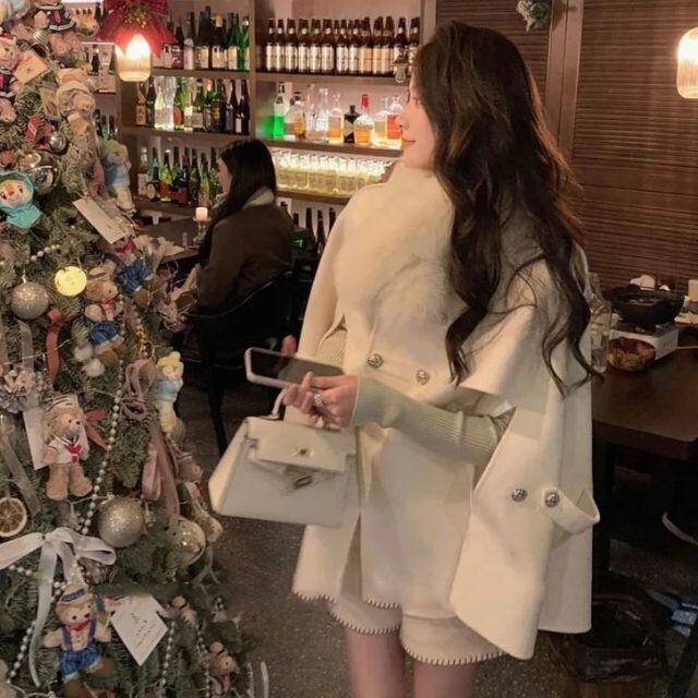 Pal elfy ファー付きケープコート　レッド Pal elfy ファー付きケープコート レッド Pal elfy ファー付きケープ