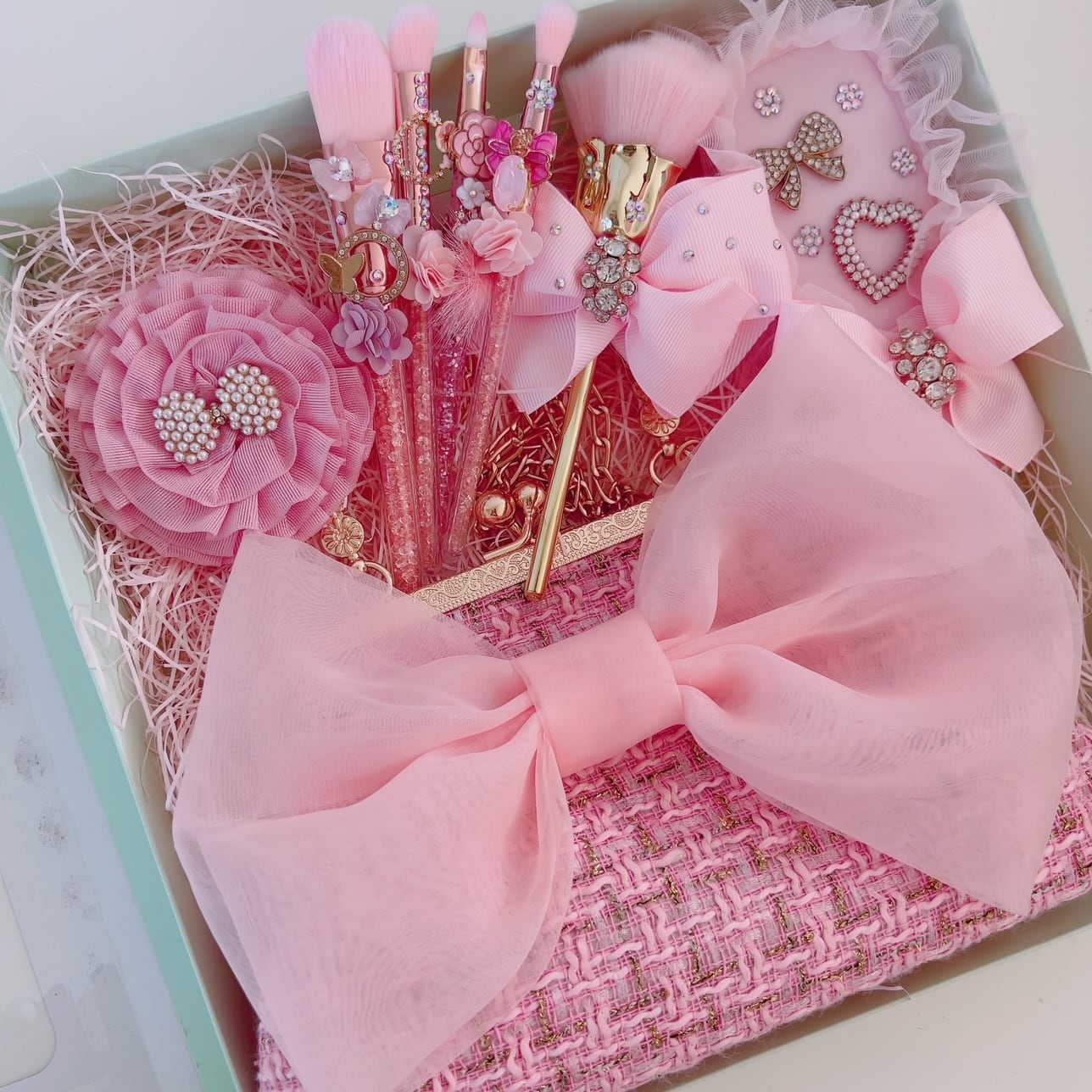 メイクポーチギフトBOX | SEIKO TSUCHIMOTO for Famille