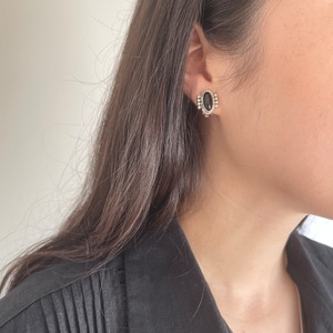 Onyx design earring