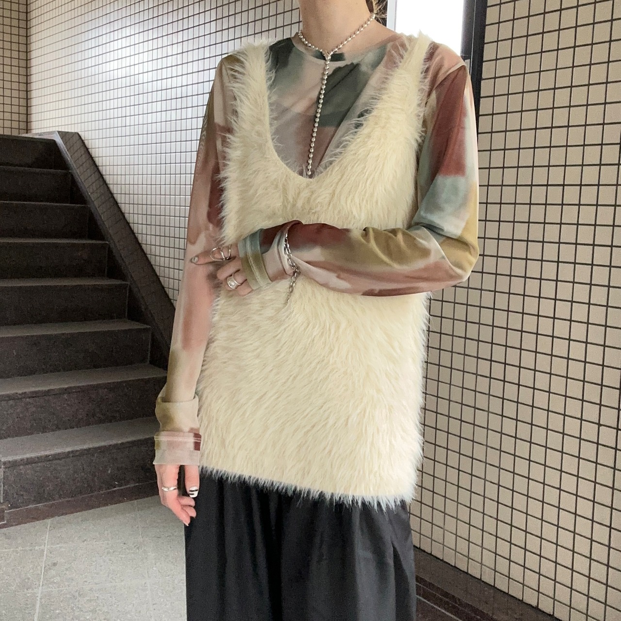【attrayant】シャギーベスト