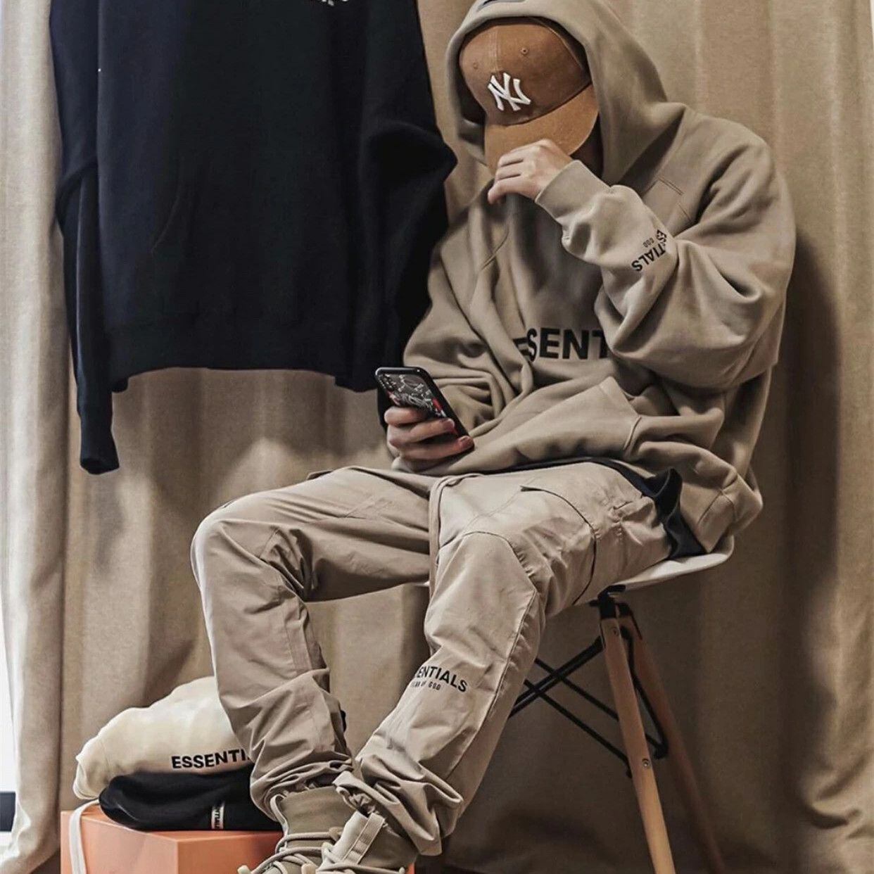 フィアオブゴッド fog essentials ESSENTIALS パーカー メンズFEAR OF GOD エッセンシャルズ プルオーバーパーカー  ロゴパーカー FOG - FEAR OF GOD ESSENTIALS HOODIE 送料無料[並行輸入品] | DK大黒通販店 powered by  ...