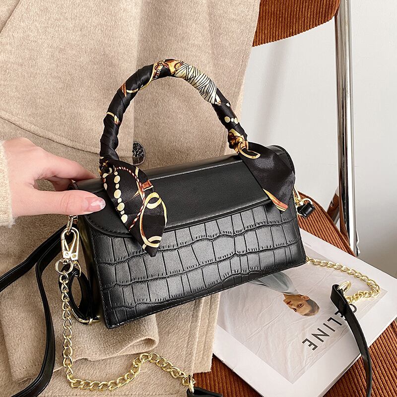 チェーン スタイルシングル スクウェア メッセンジャーバッグ Tiancai_Wing_Bag90874135196