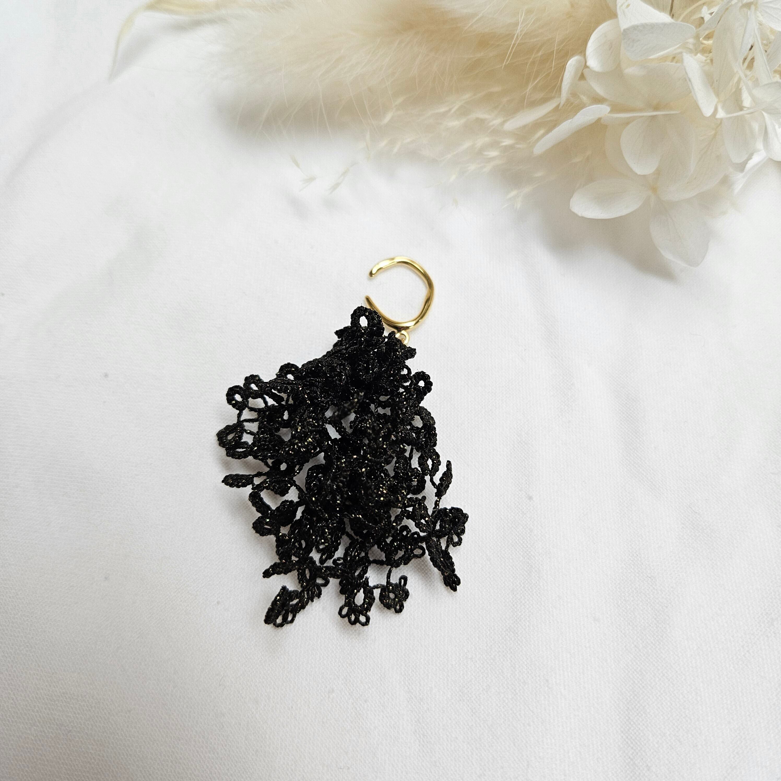 タティングレース : イヤーカフ ブラックゴールド