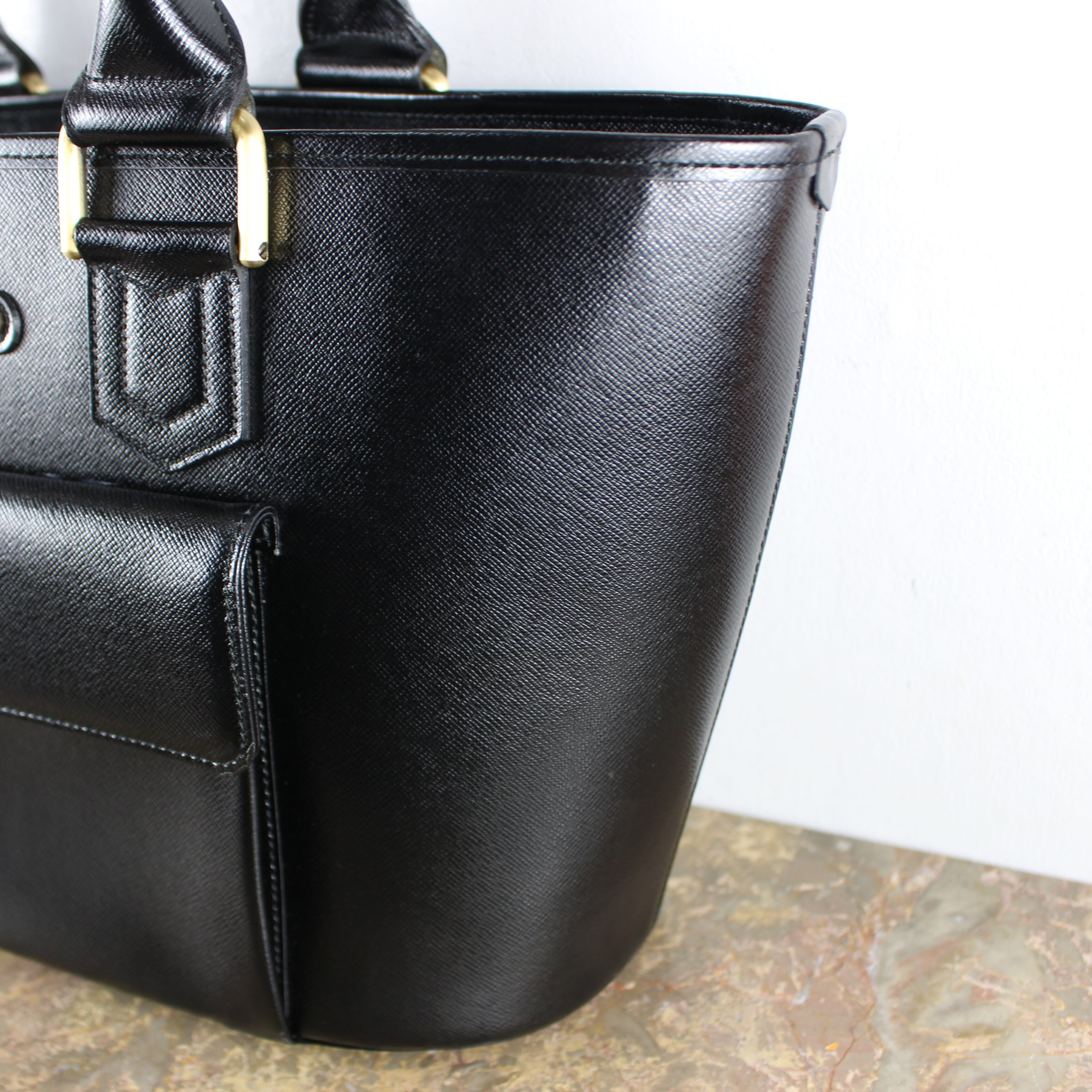 BURBERRY LOGO LEATHER TOTE BAG/バーバリーロゴレザートートバッグ