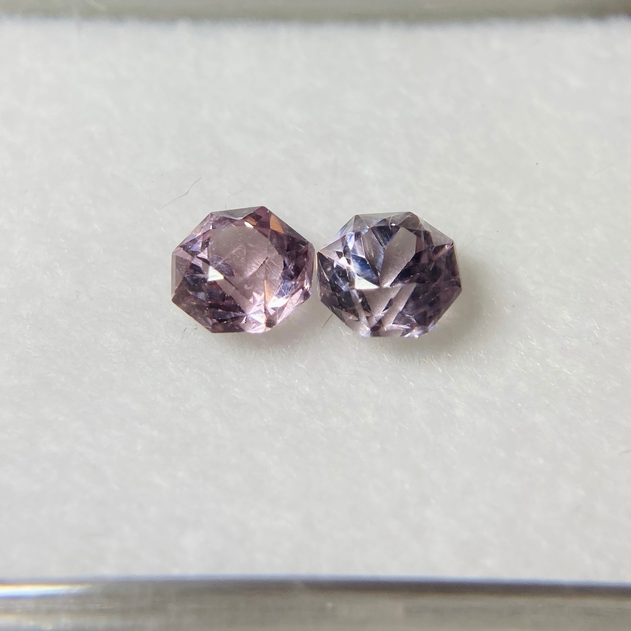 お花みたいなスピネル 約4.5mm-5.0mm 2点セット No.33