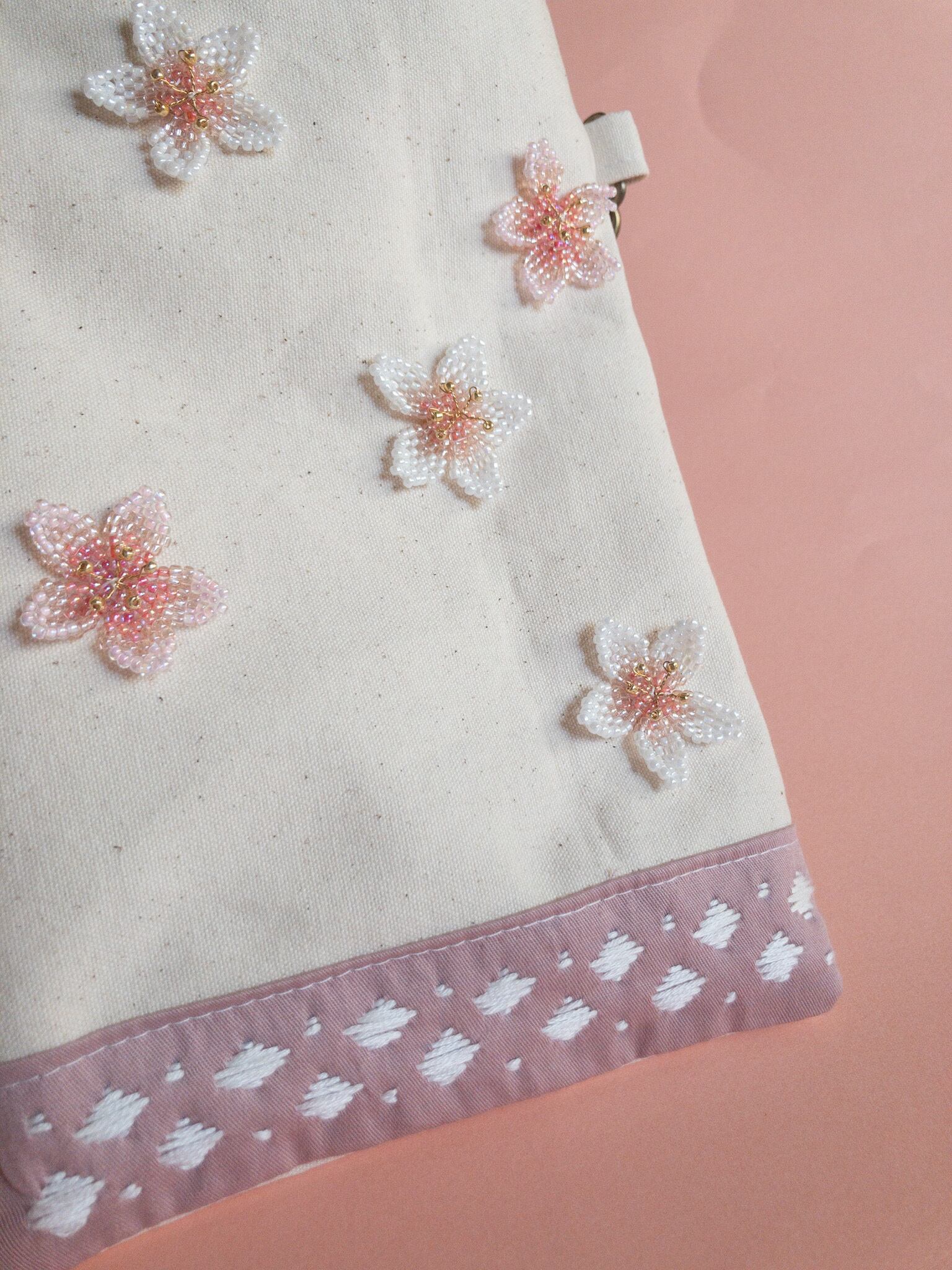桜のビーズ立体刺繍スマホショルダー | うさのひみつきち