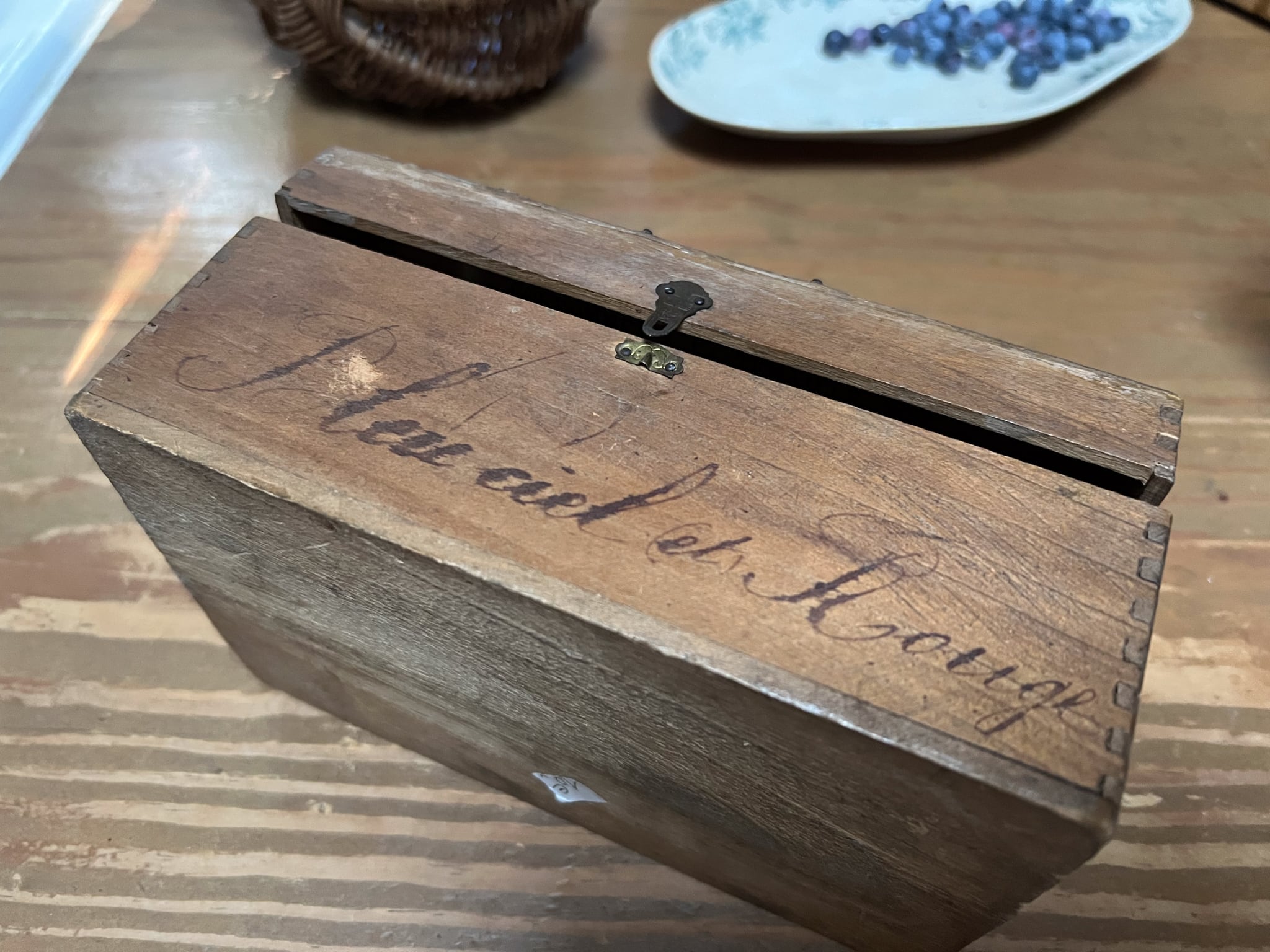 文字が入った木箱 フレンチアンティーク