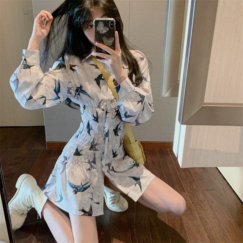 ウエストプリント気質長袖シャツワンピース2020秋新作ショートスカートは薄手のレトロな女神ファンスカート ブラックストロベリース99070803254